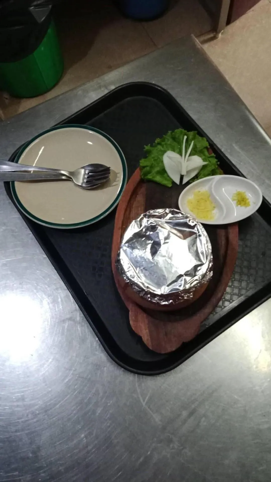 Food and drinks in Bag Packer's Lodge