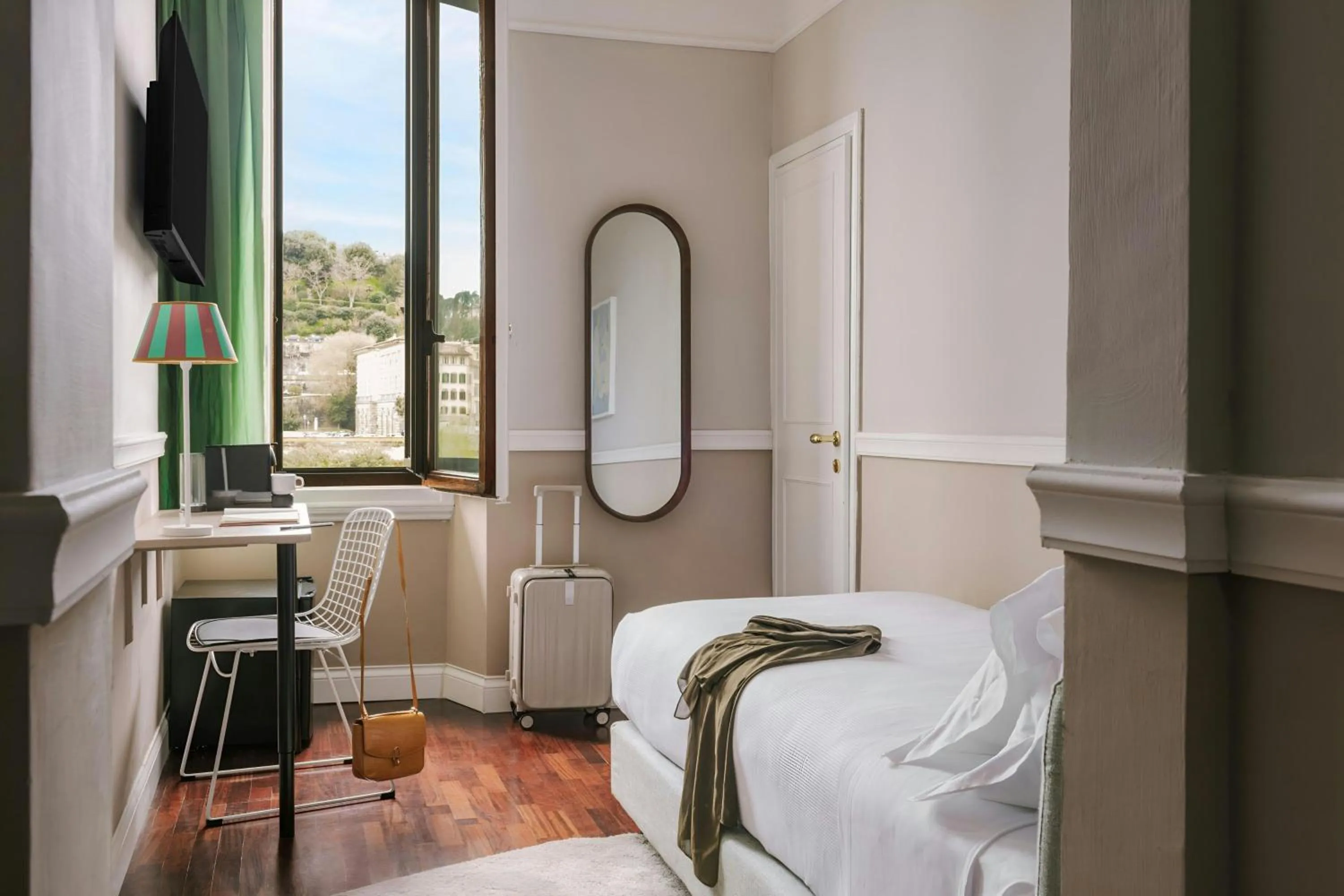 Bedroom, Bed in The Sonetto Hotel Piazza Santa Croce, Sonder by Marriott Bonvoy