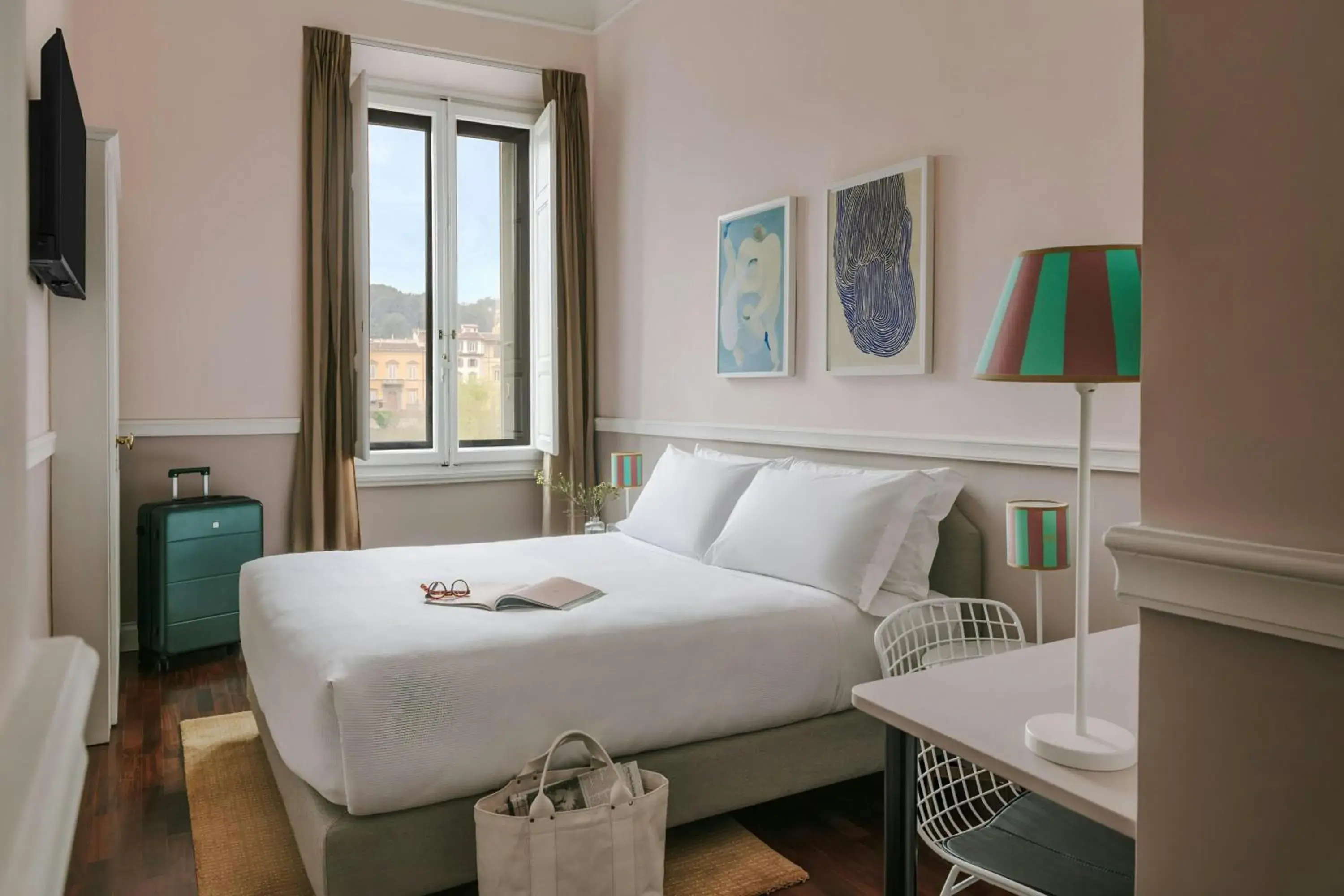 Queen Room with River View in Bob W Florence Santa Croce Queen Room with River View in Bob W Florence Santa Croce