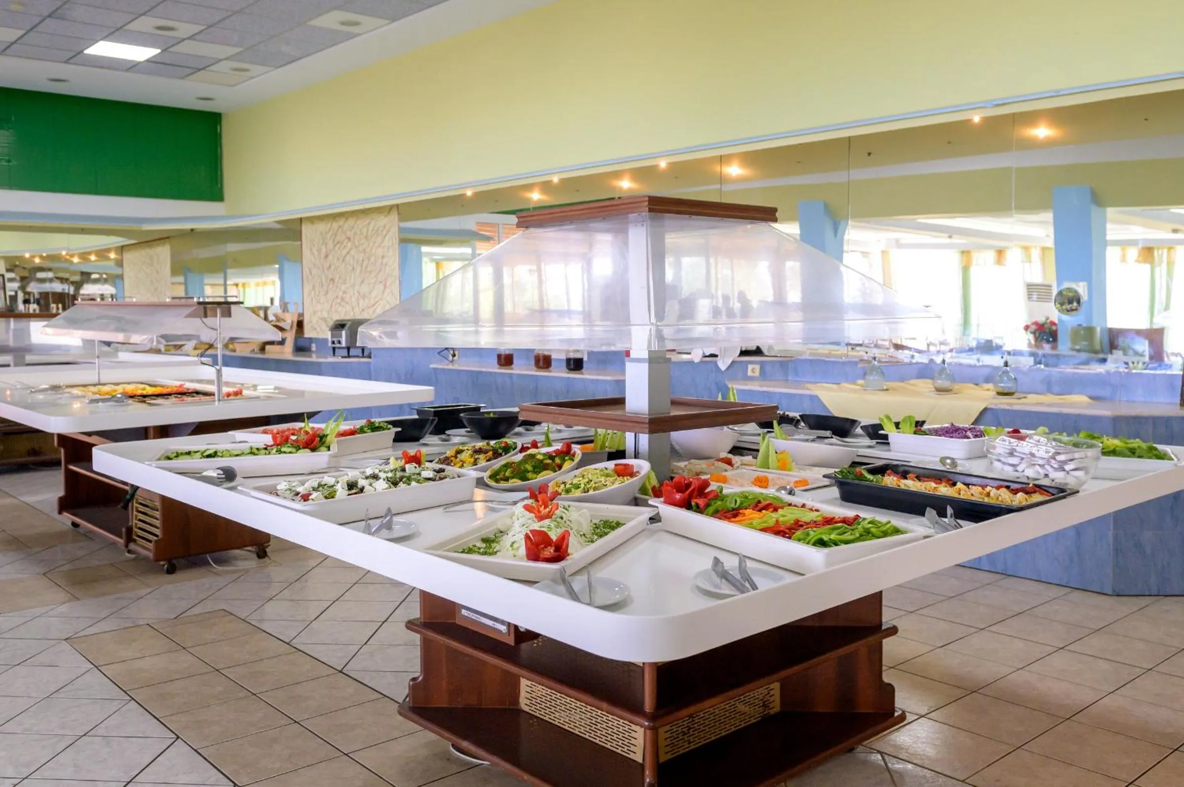 Restaurant/places to eat in Aqua Sun Village