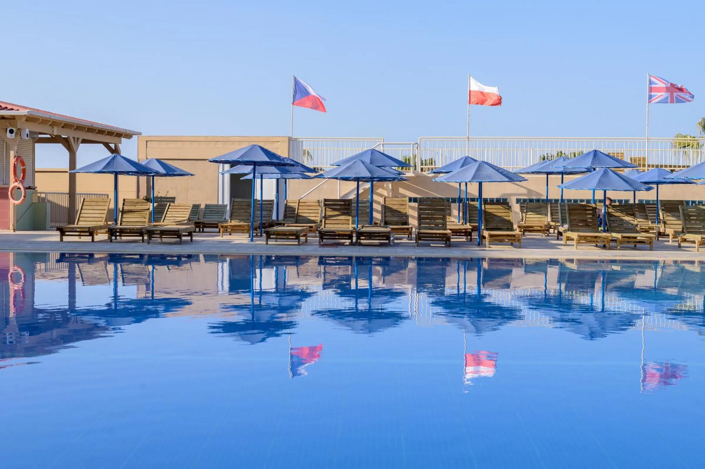 Swimming pool in Aqua Sun Village