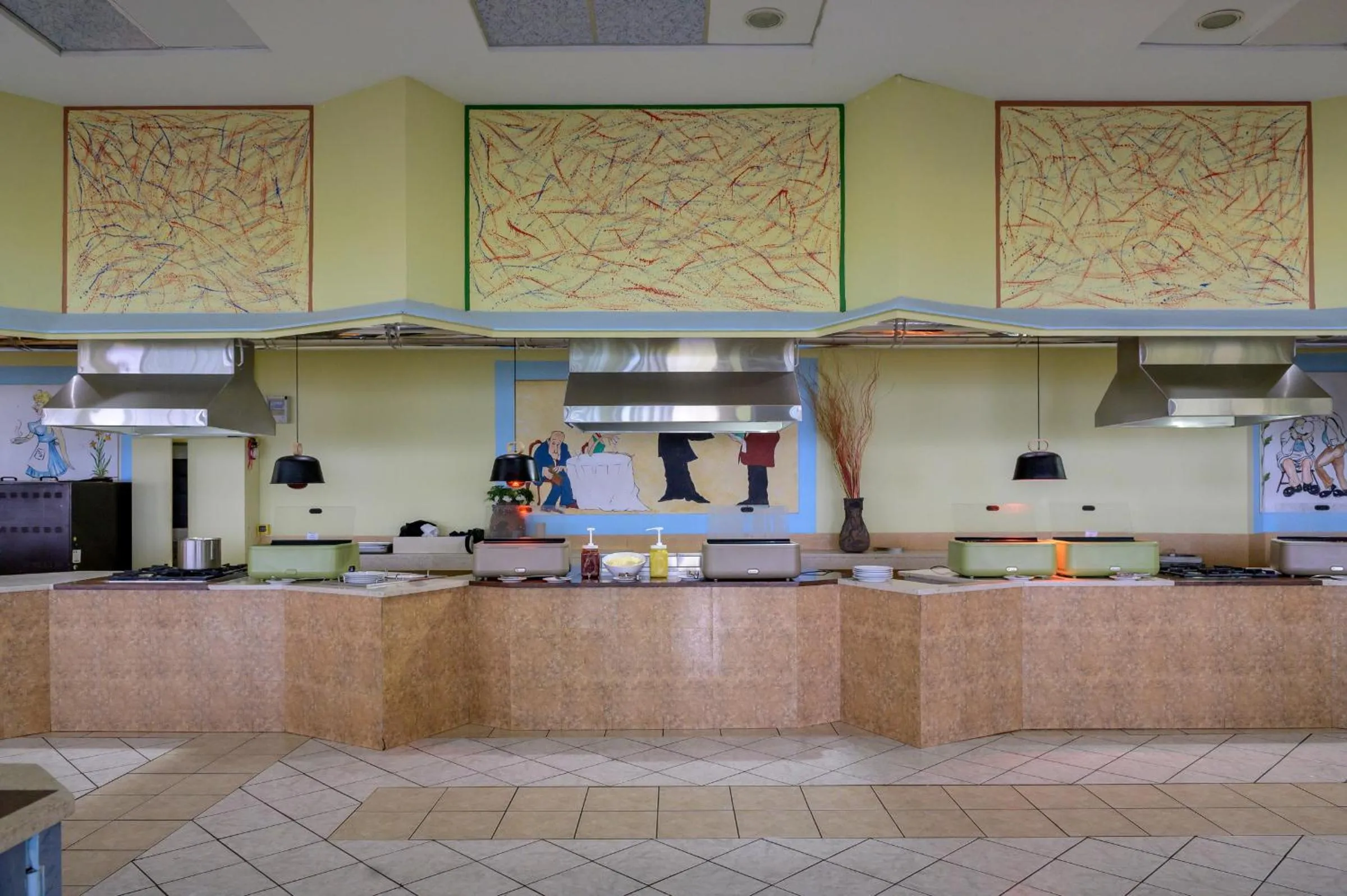 Restaurant/places to eat in Aqua Sun Village