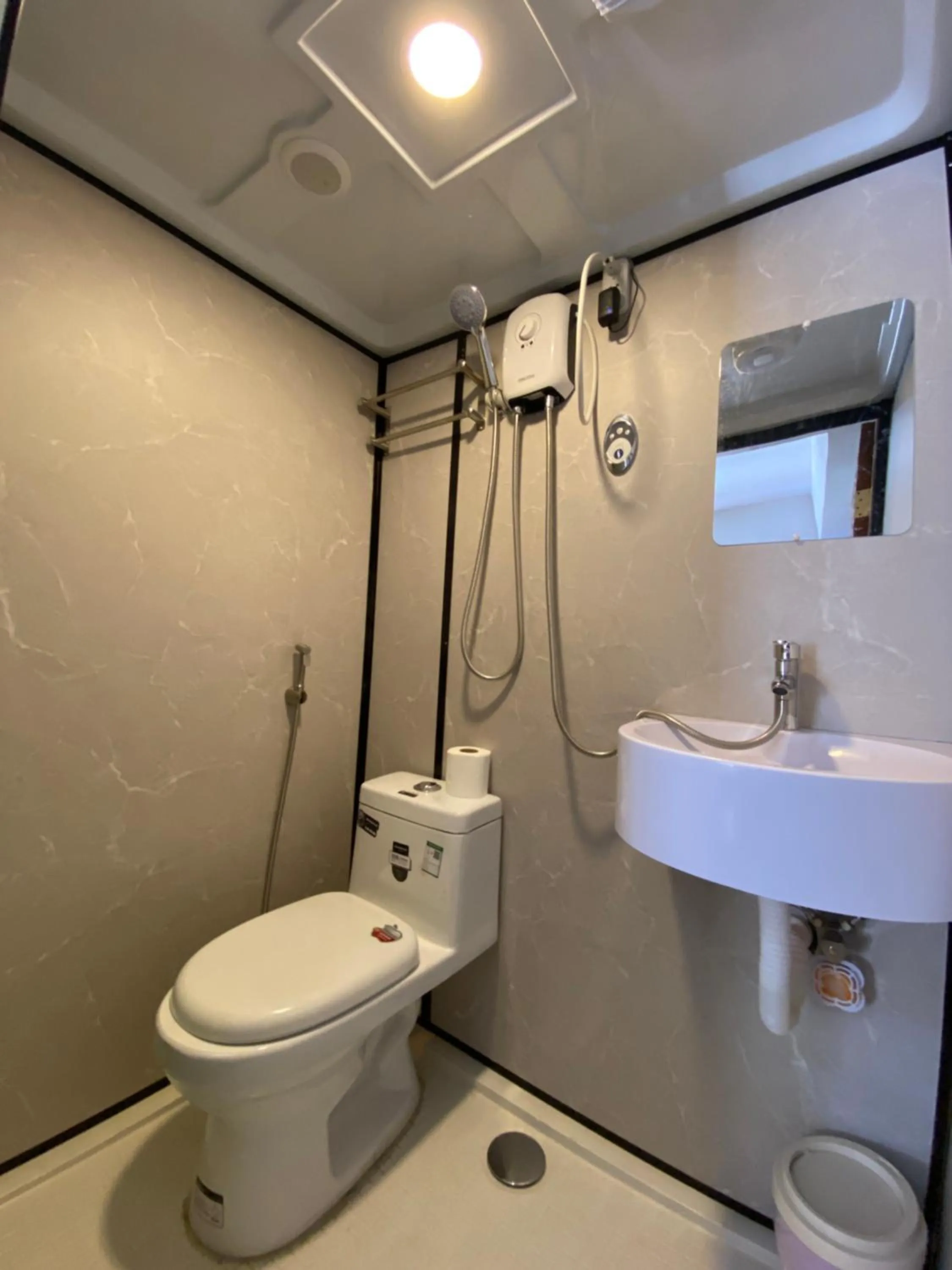 Moalboal Beach Front Hotel