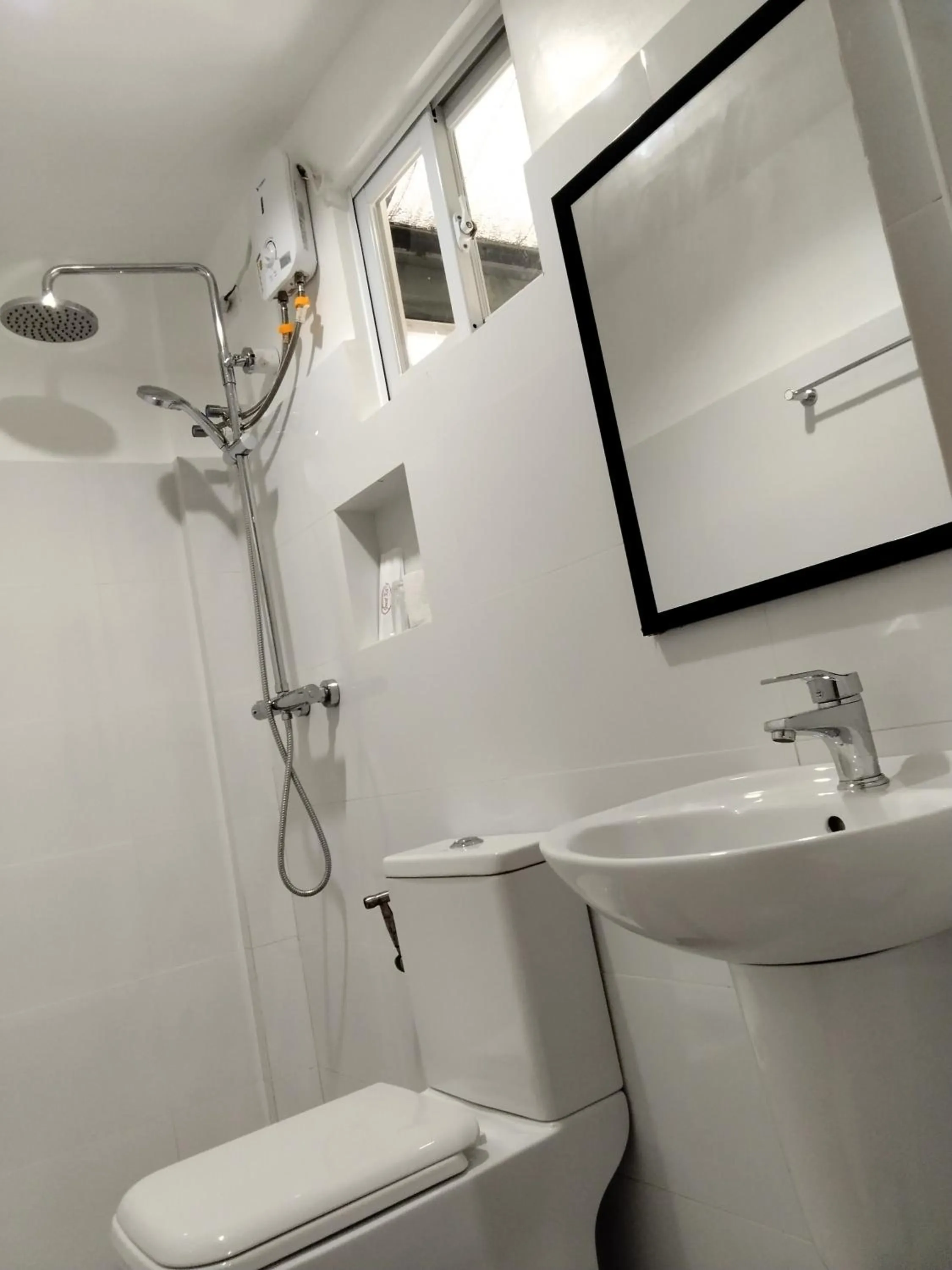 Moalboal Beach Front Hotel