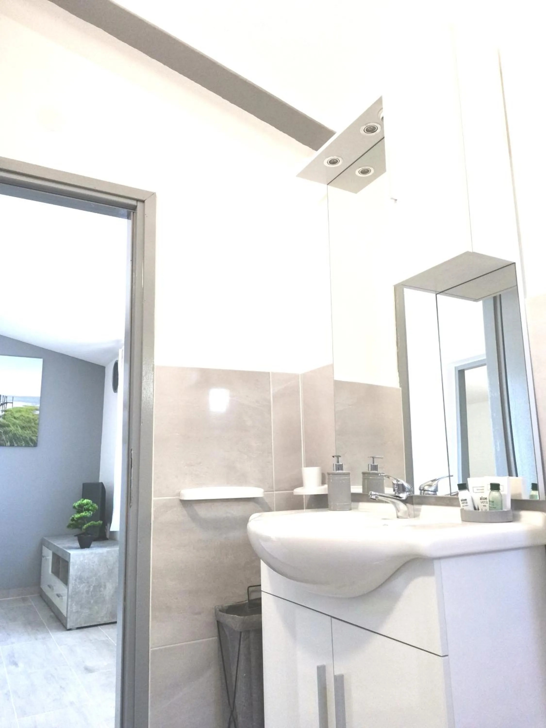 Bathroom in Apartments Regi Medulin