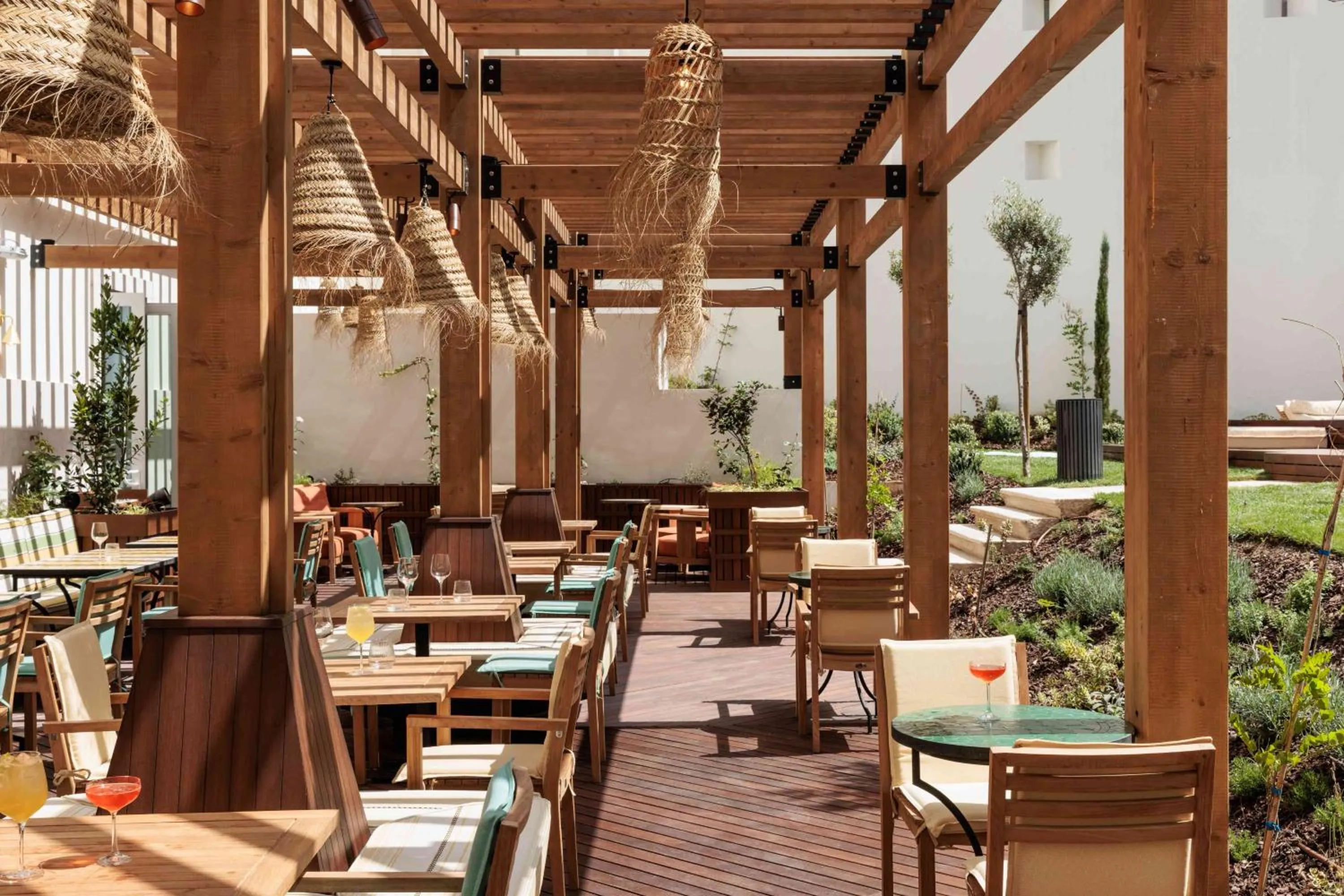 Restaurant/places to eat in Locke de Santa Joana