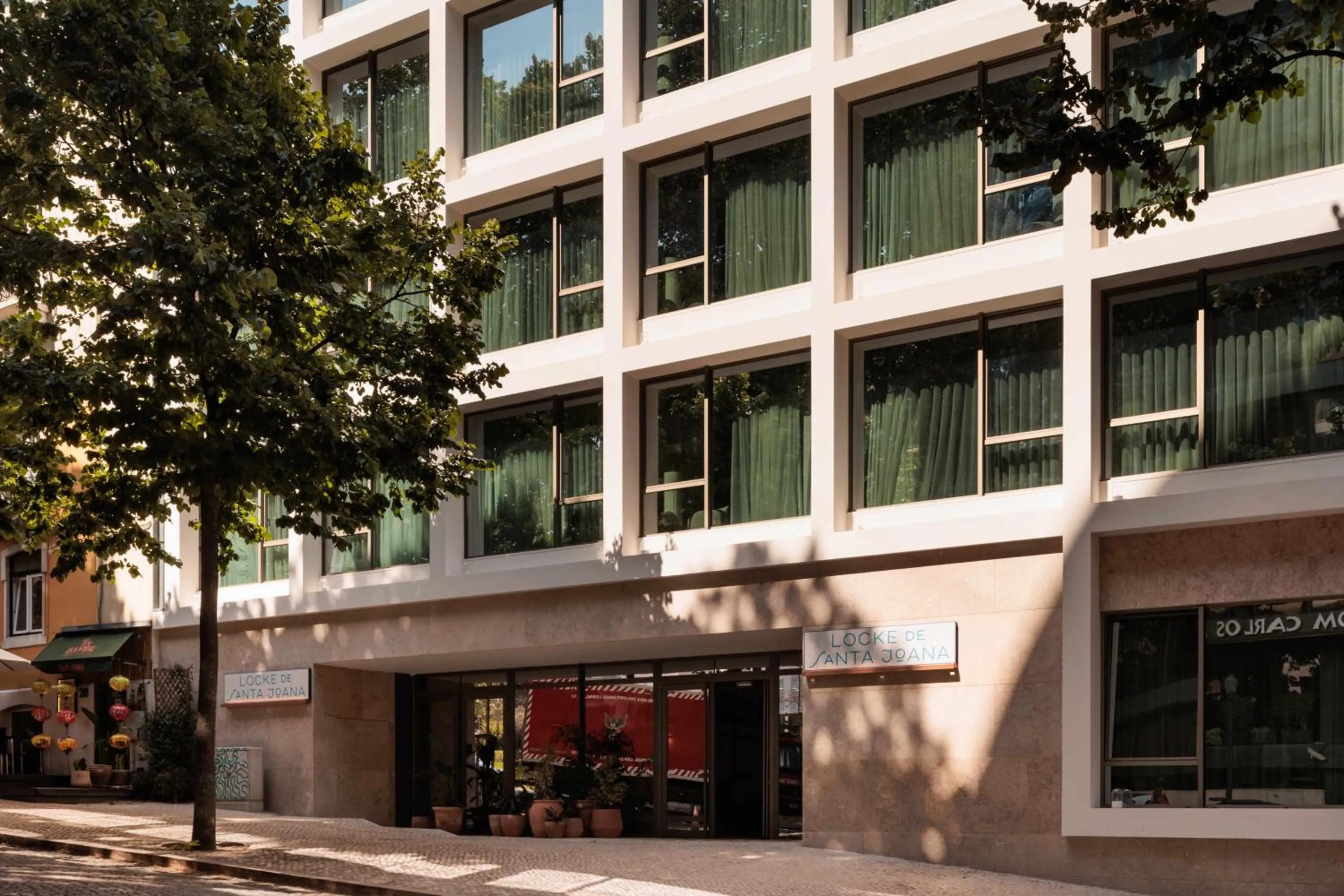 Facade/entrance in Locke de Santa Joana