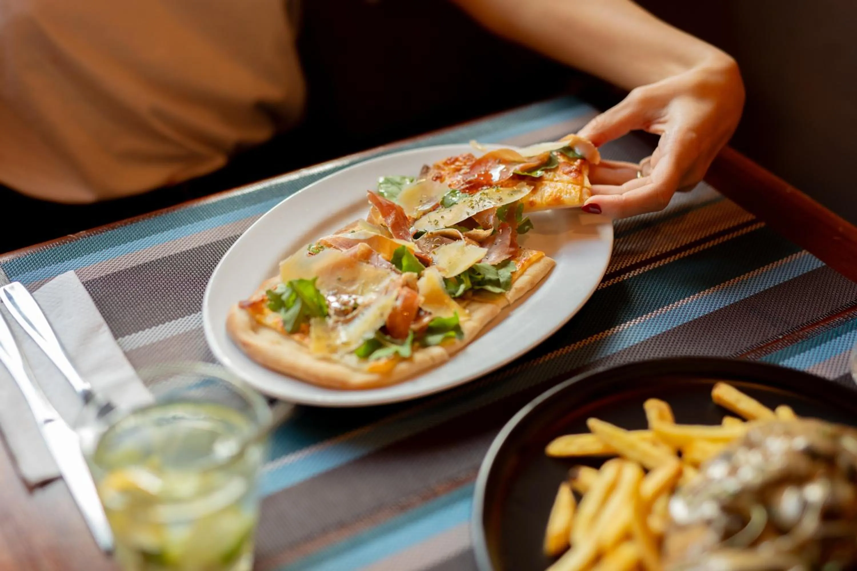 Restaurant/places to eat in Smart Hotel Montevideo