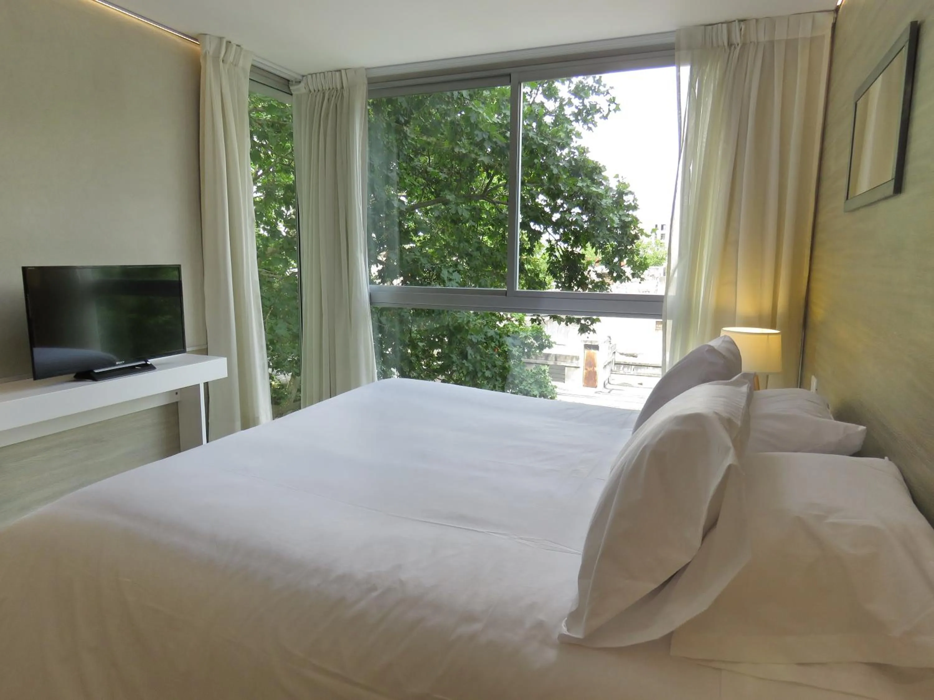 Bed in Smart Hotel Montevideo