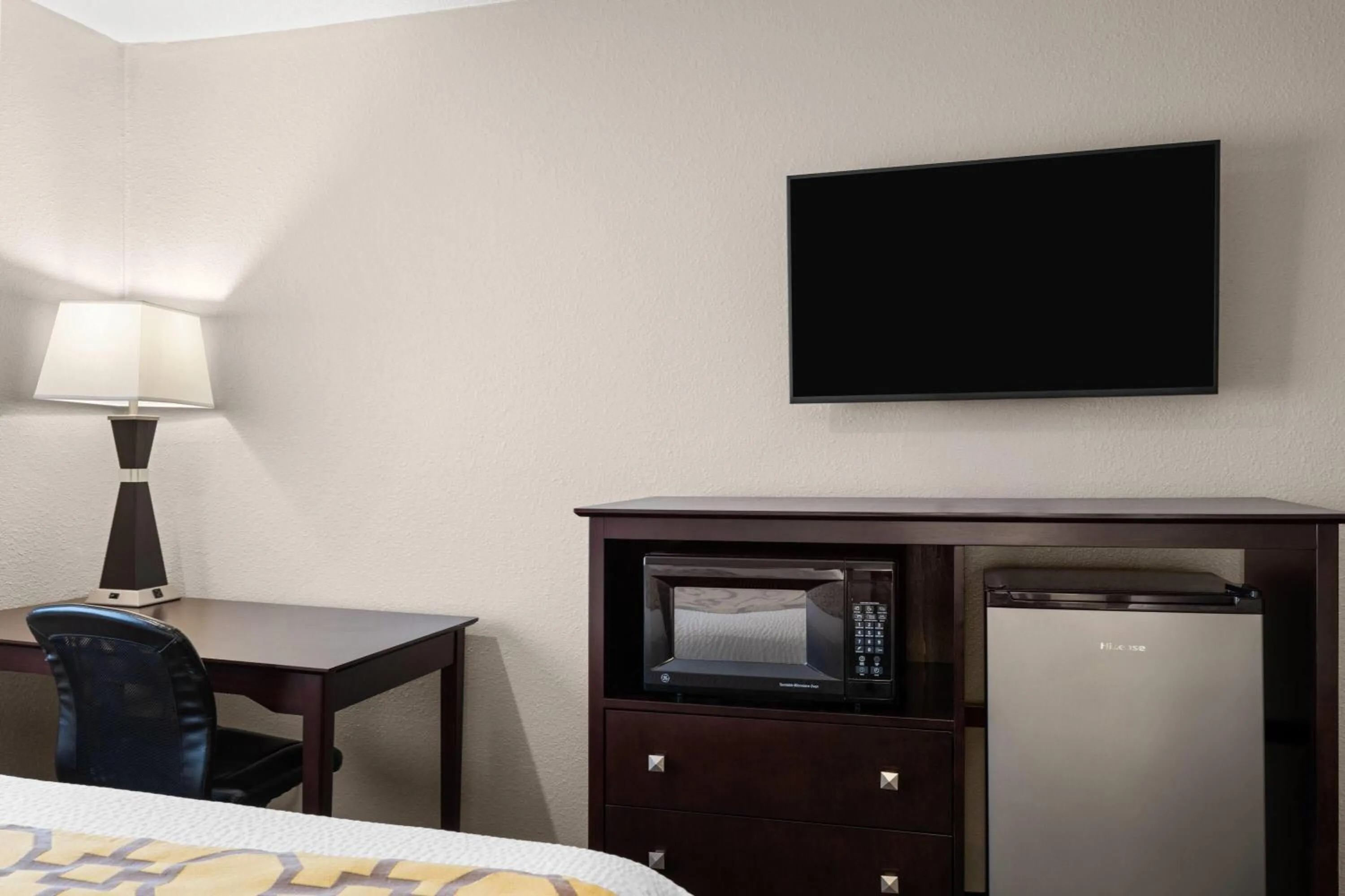 Photo of the whole room in Baymont by Wyndham Jefferson City