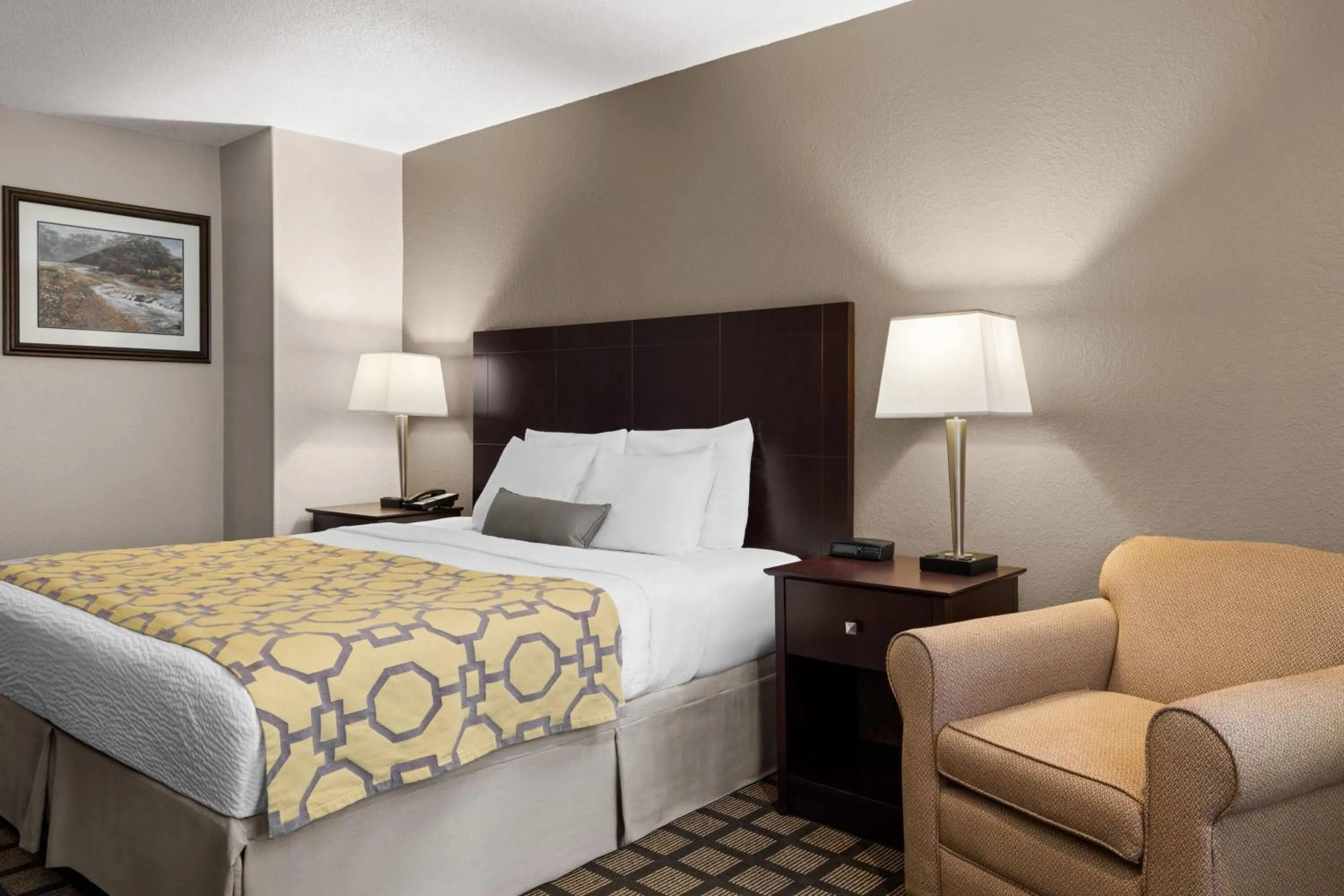 Photo of the whole room, Bed in Baymont by Wyndham Jefferson City