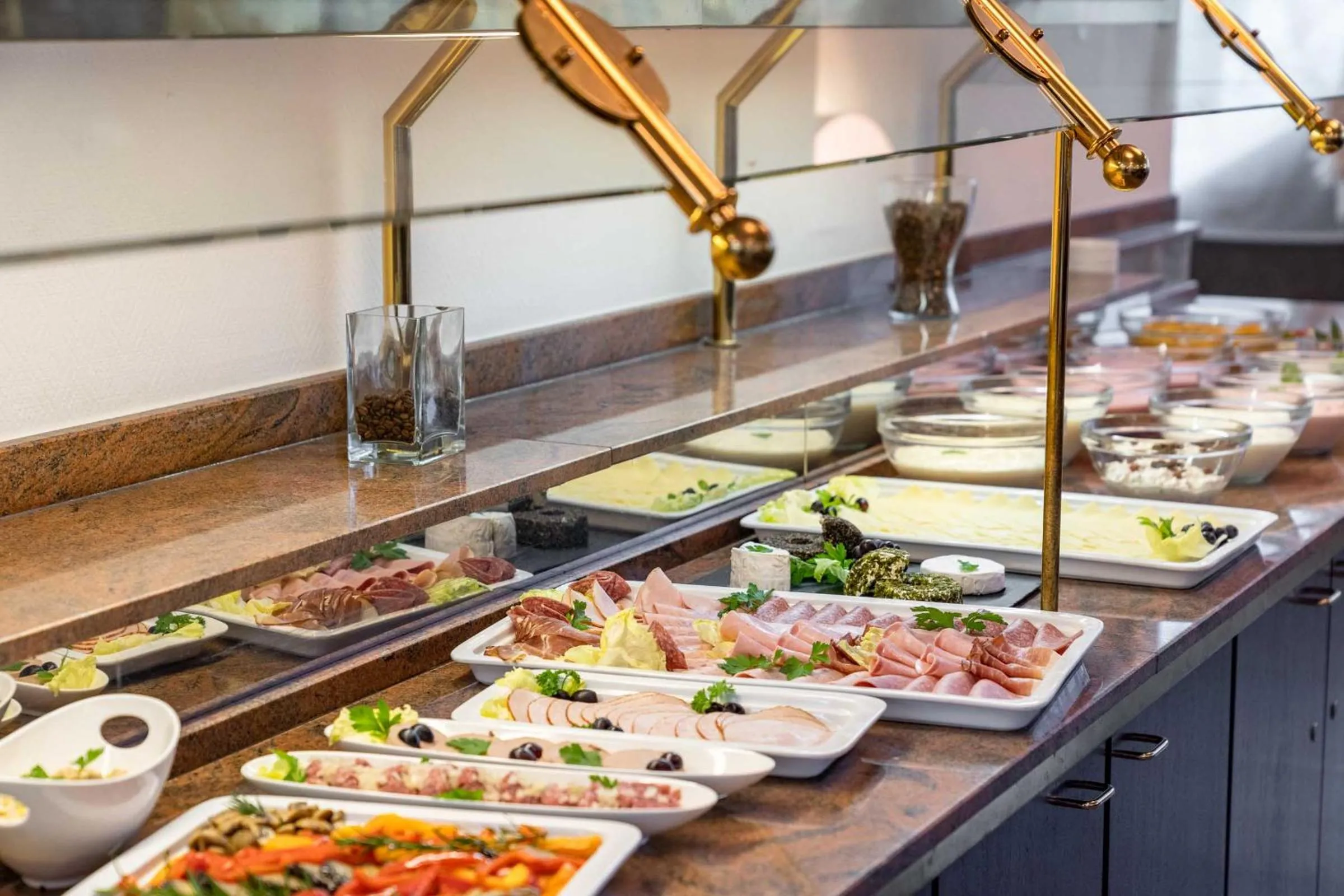 Buffet breakfast in Astoria City Resort