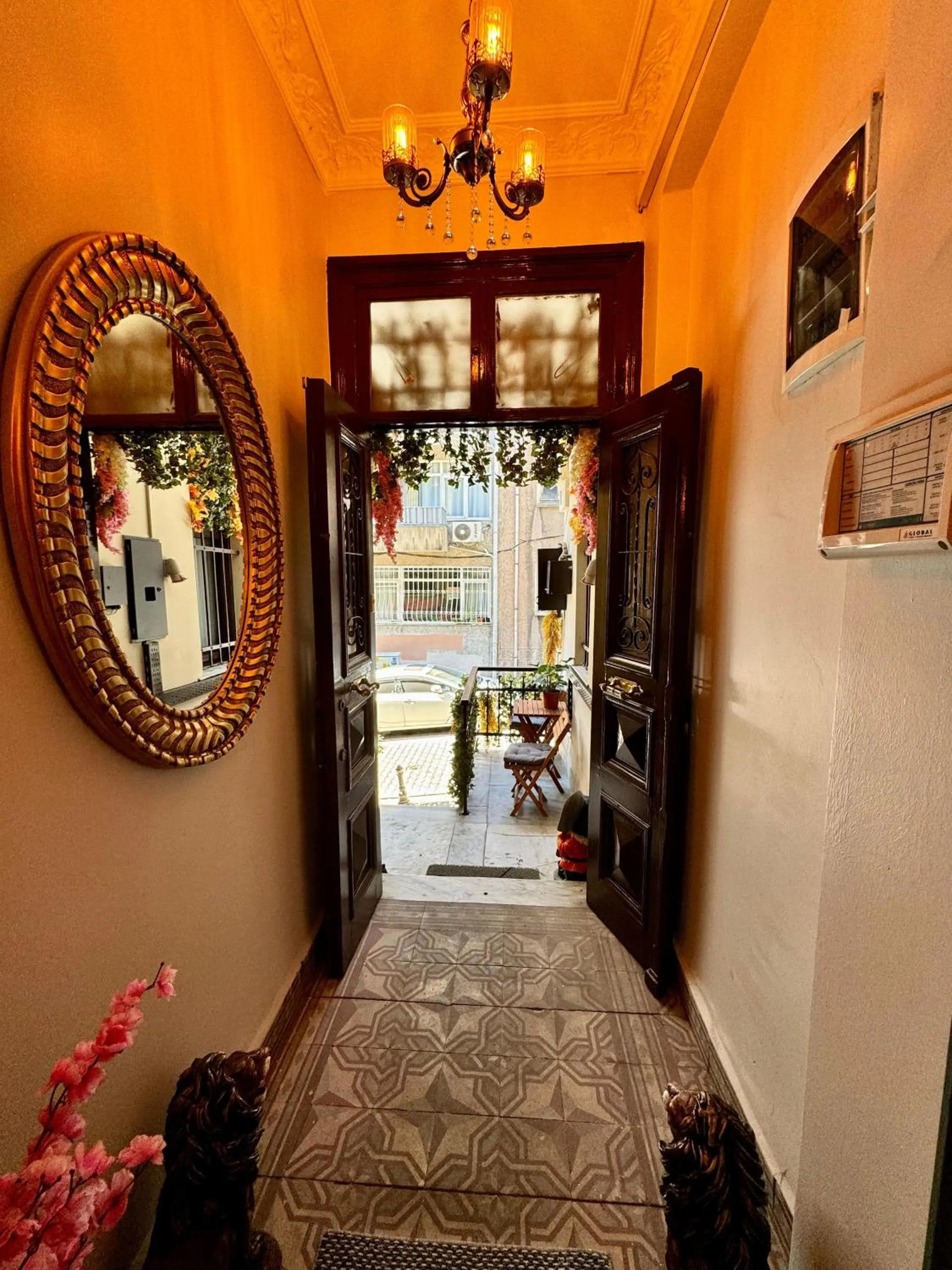 Photo of the whole room, Bed in Otel Kadıköy