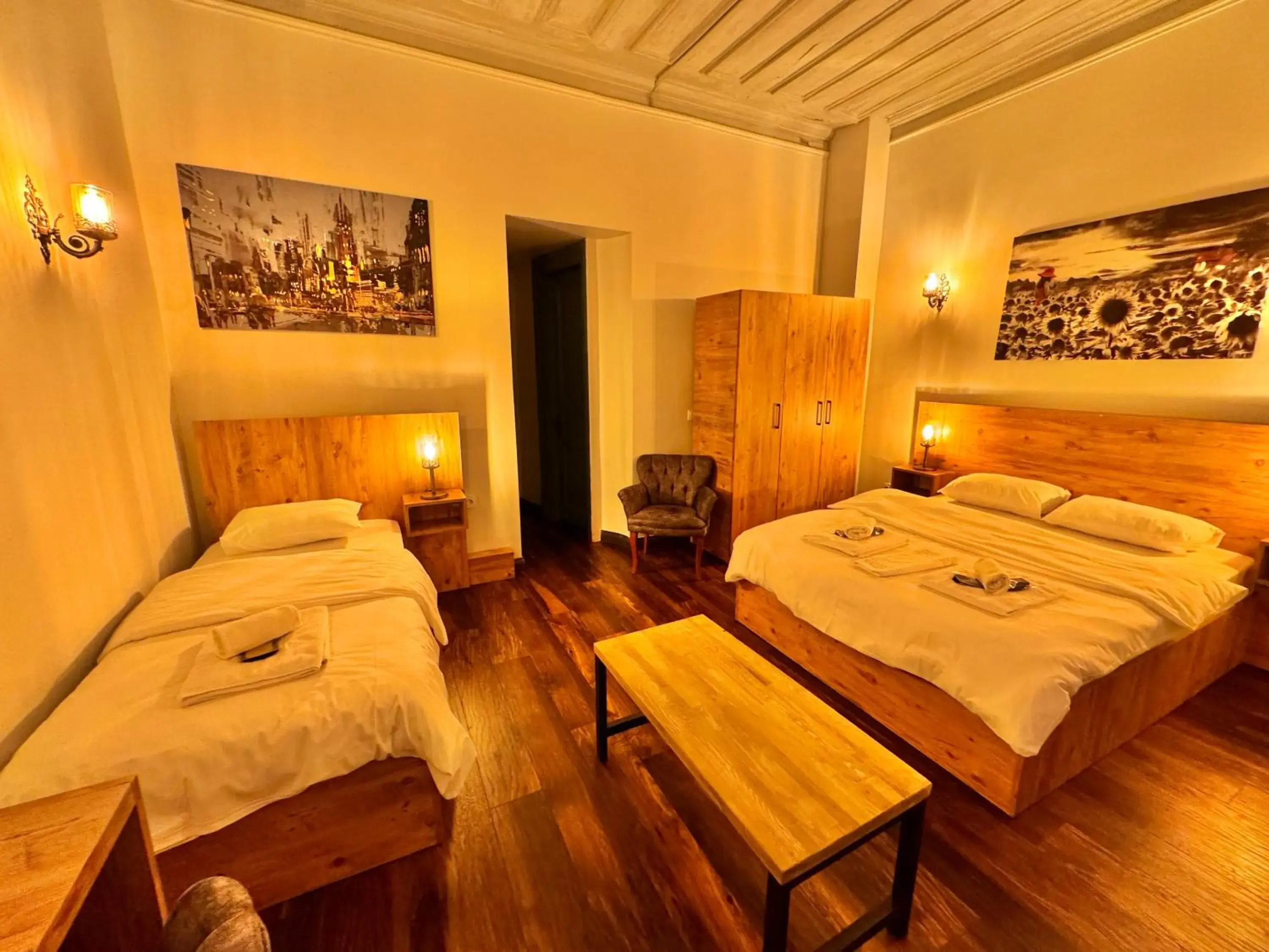 Triple Room with Balcony in Otel Kadıköy Triple Room with Balcony in Otel Kadıköy