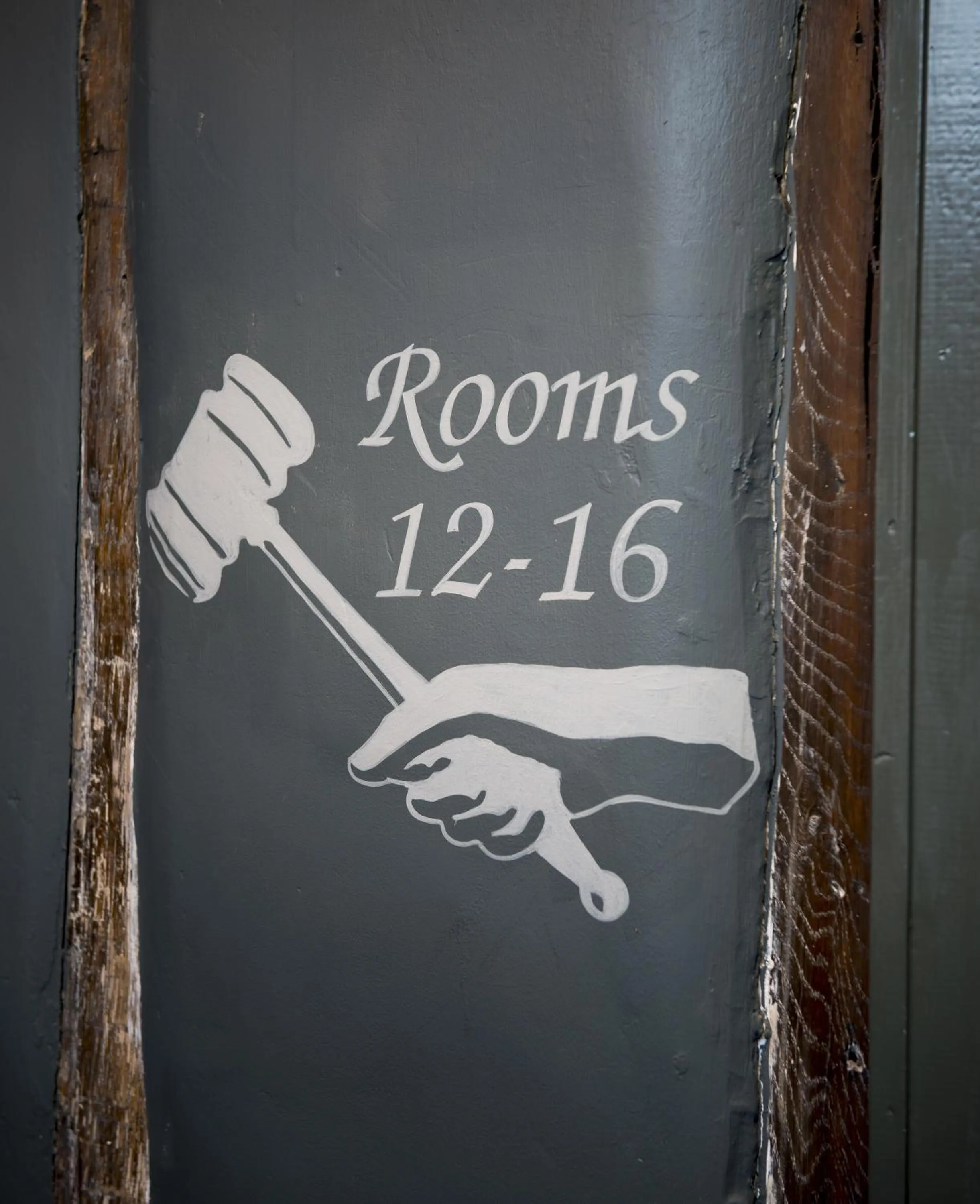 Decorative detail in Judges Court