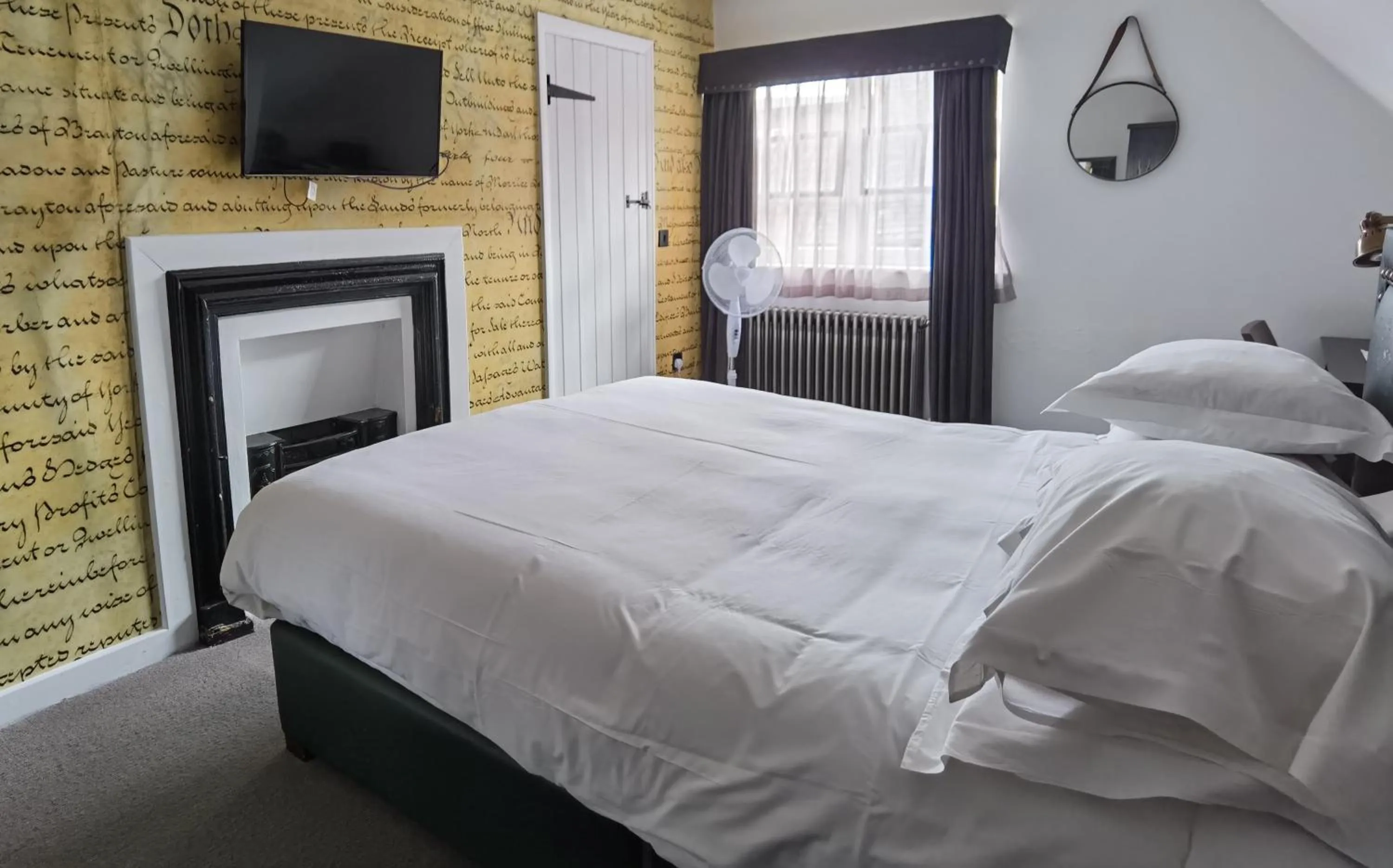 Bedroom, Bed in Judges Court