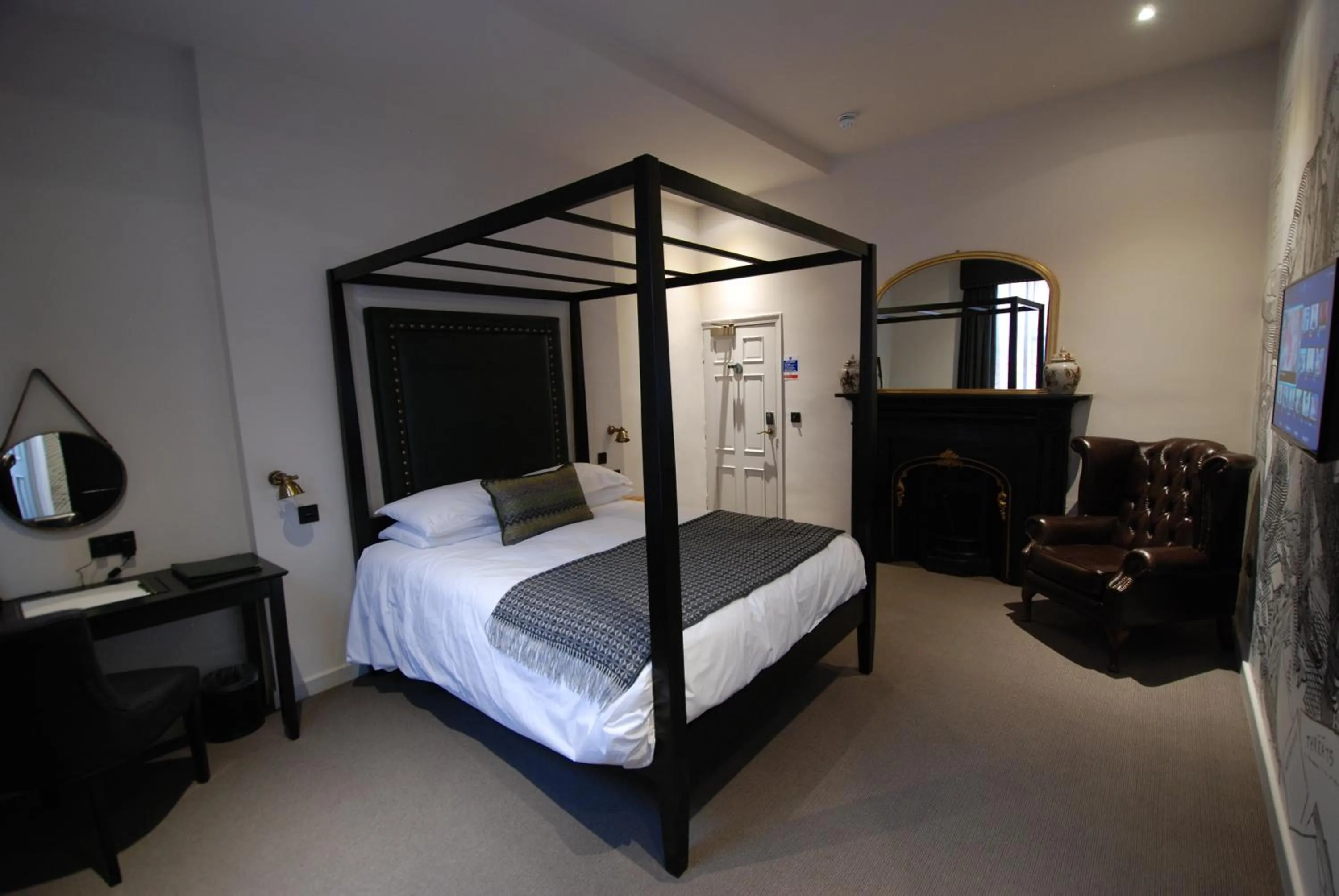 Bedroom, Bed in Judges Court