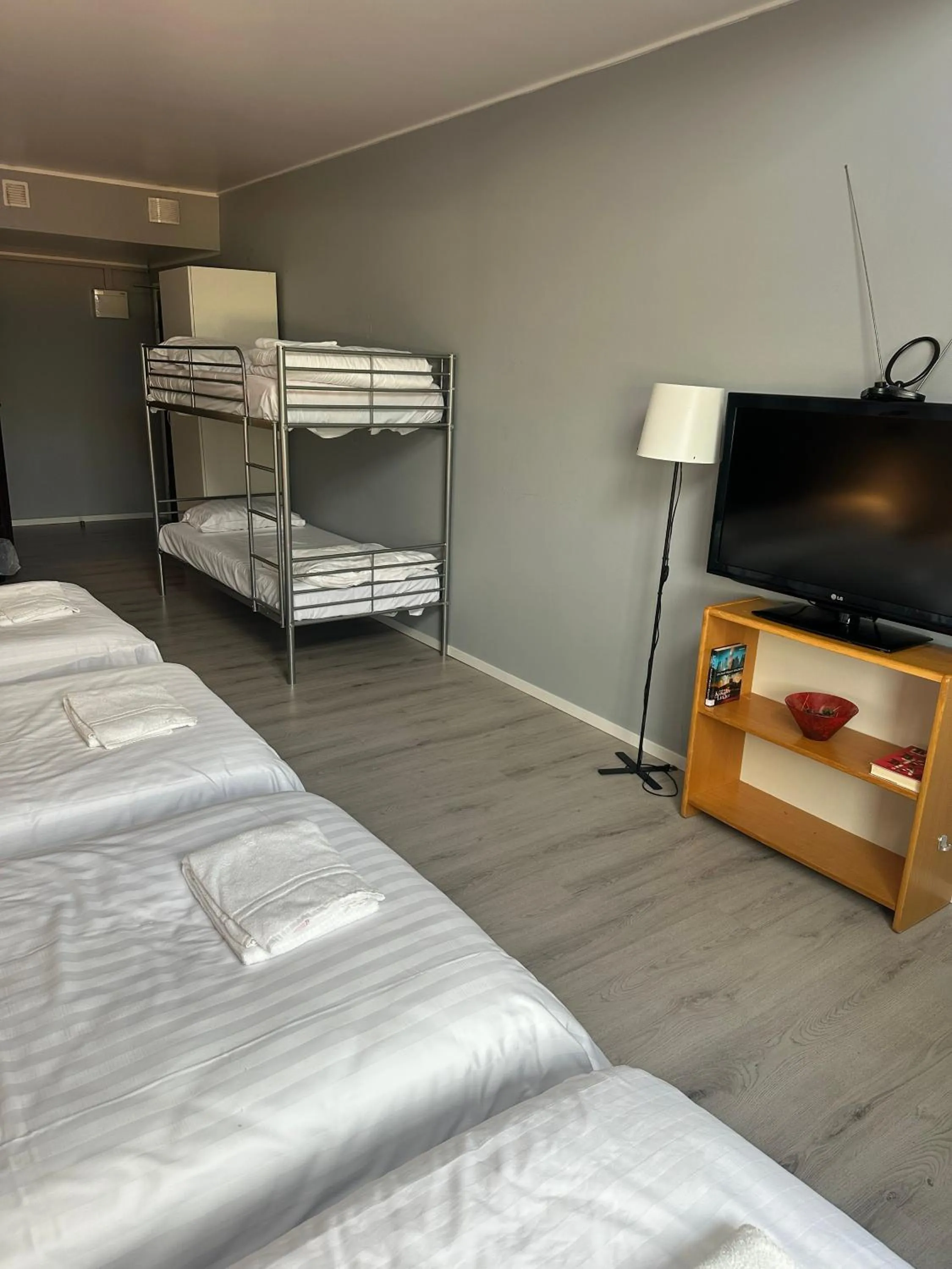 TV and multimedia, Bed in Hotell Salem