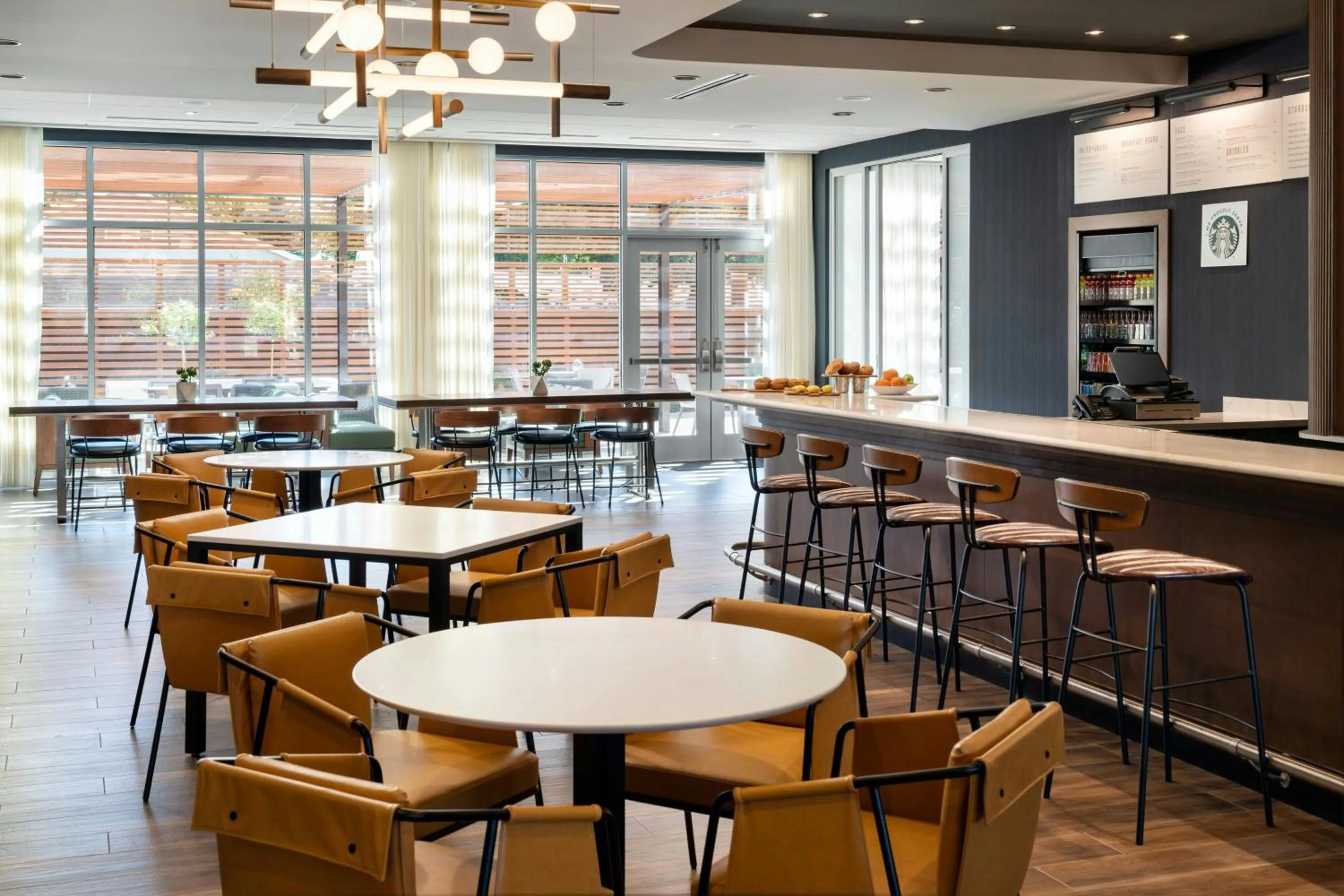 Restaurant/places to eat in Courtyard by Marriott Cleveland TN