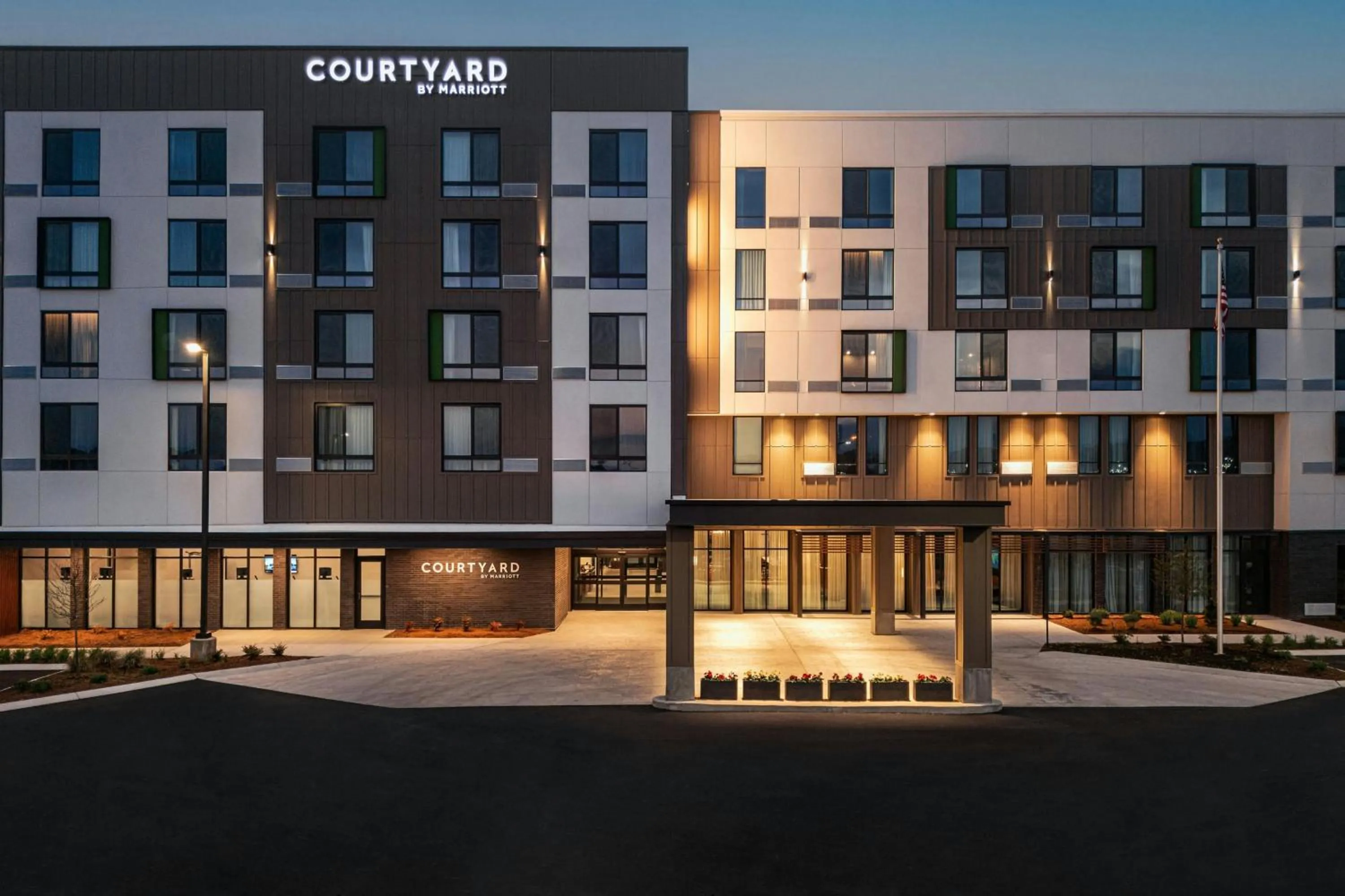Property building in Courtyard by Marriott Cleveland TN