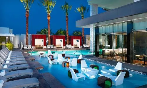 Palms Place Hotel StripView with Open Balcony -23