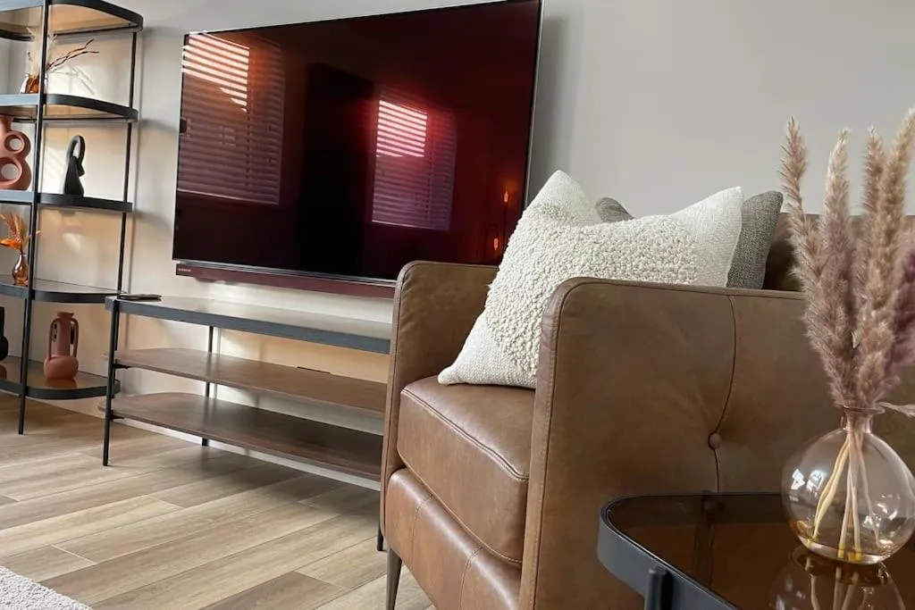 Braeview - by Caithness Luxury Apartments NC500 - 3 Bedroom Luxury holiday home - Sleeps Work teams upto 3 & holiday makers upto 5