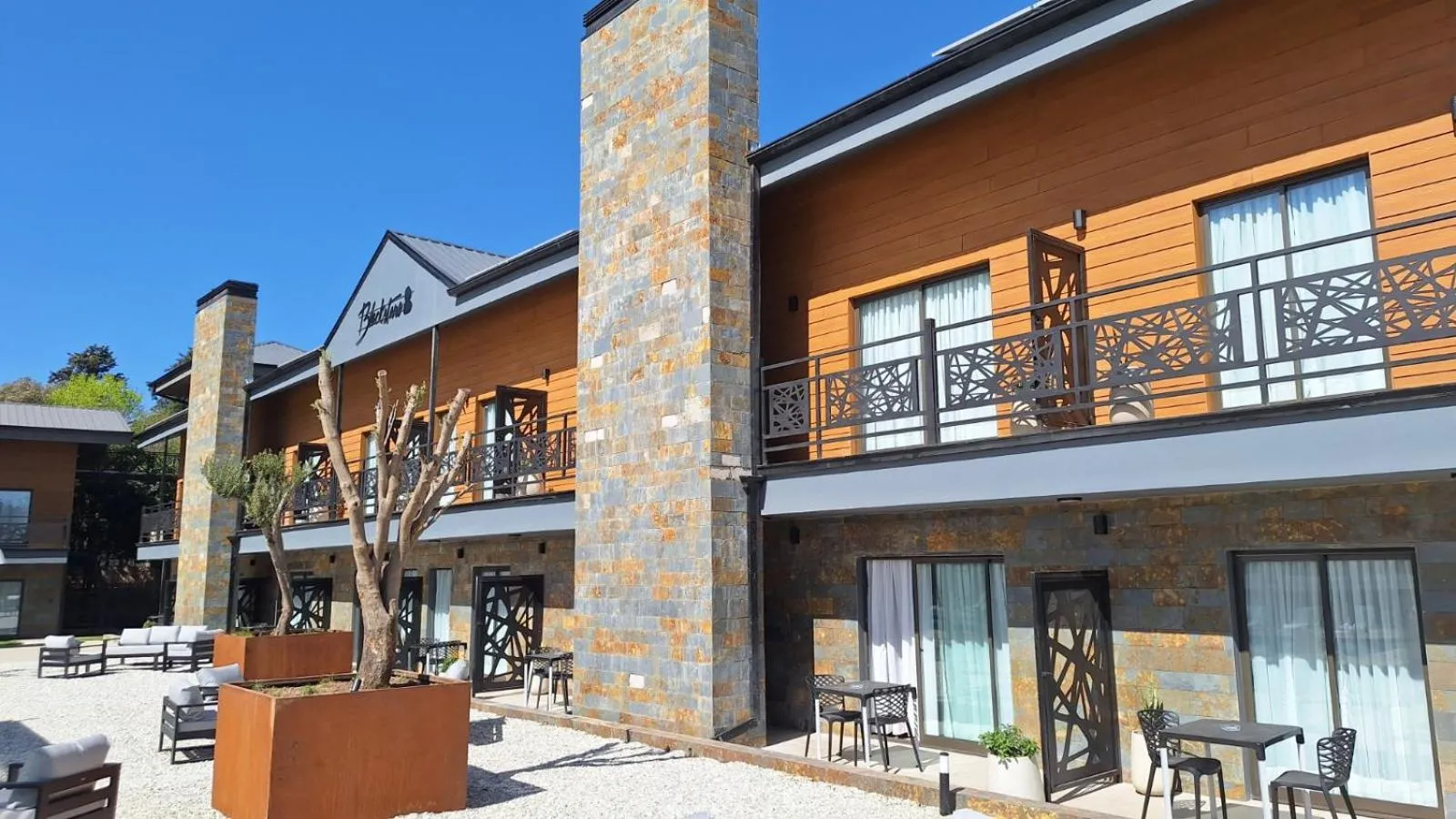 BlackStone Apart Boutique Hotel