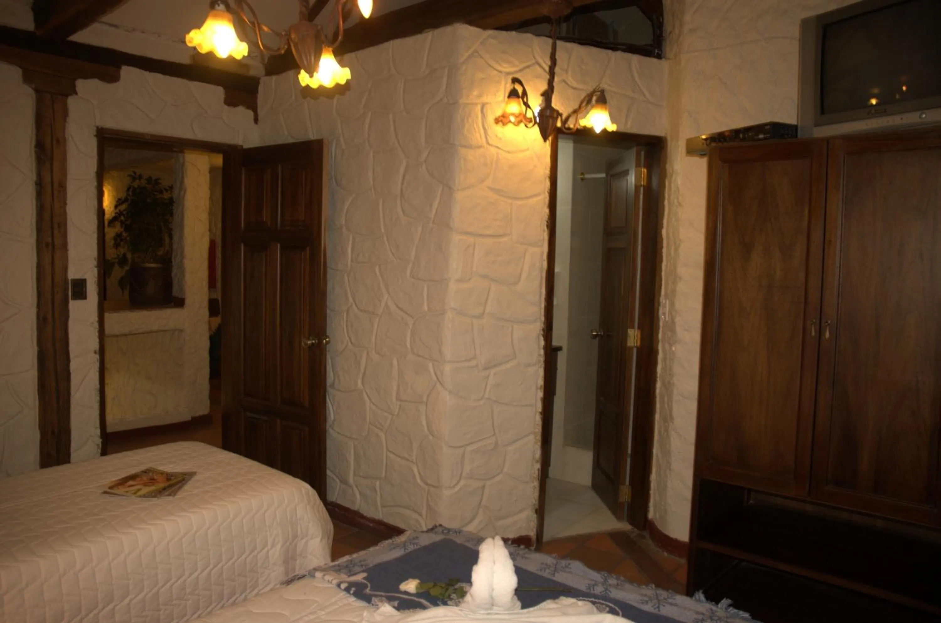 Bed in HOTEL Quito Antiguo