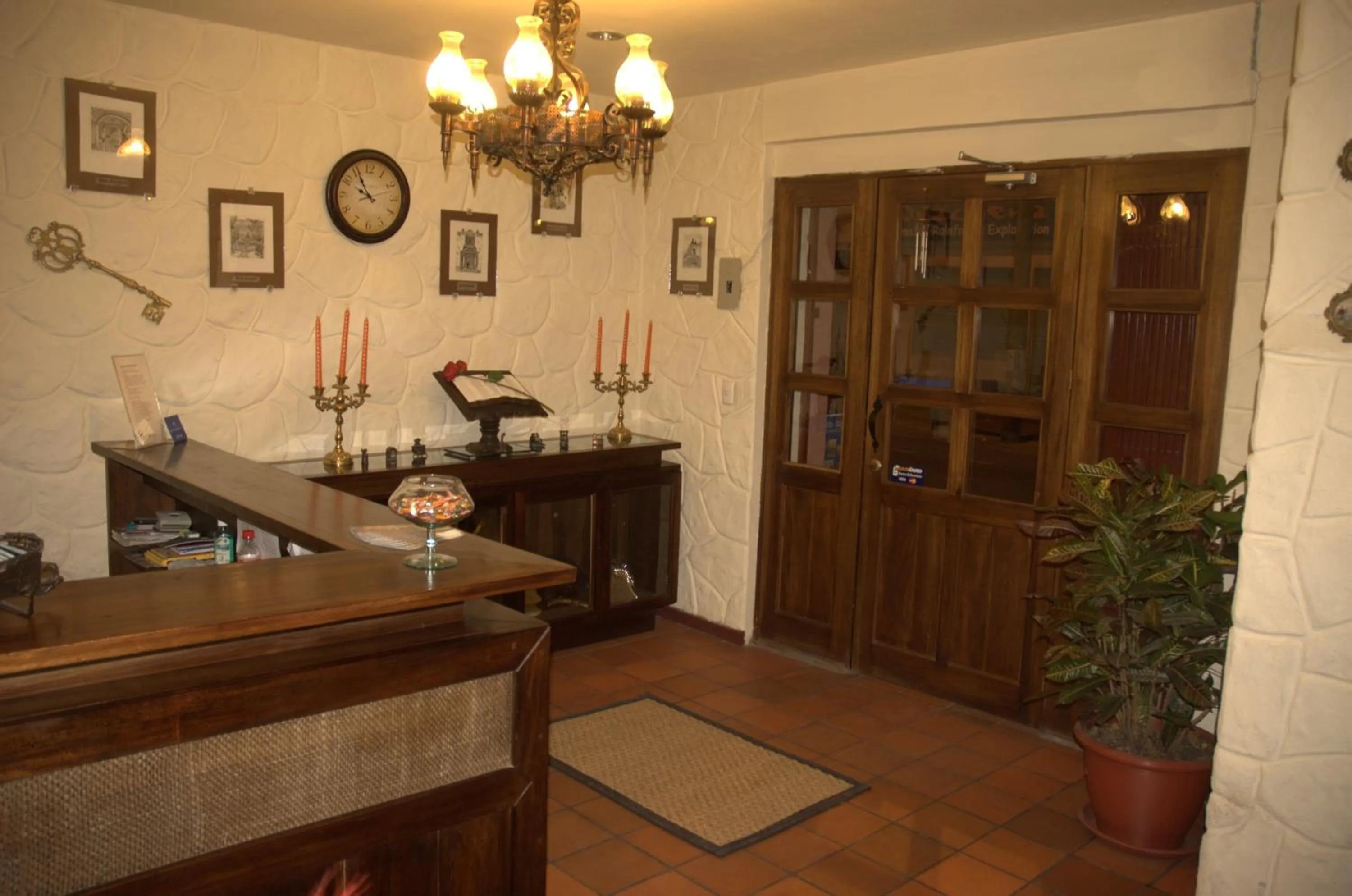 Lobby or reception in HOTEL Quito Antiguo