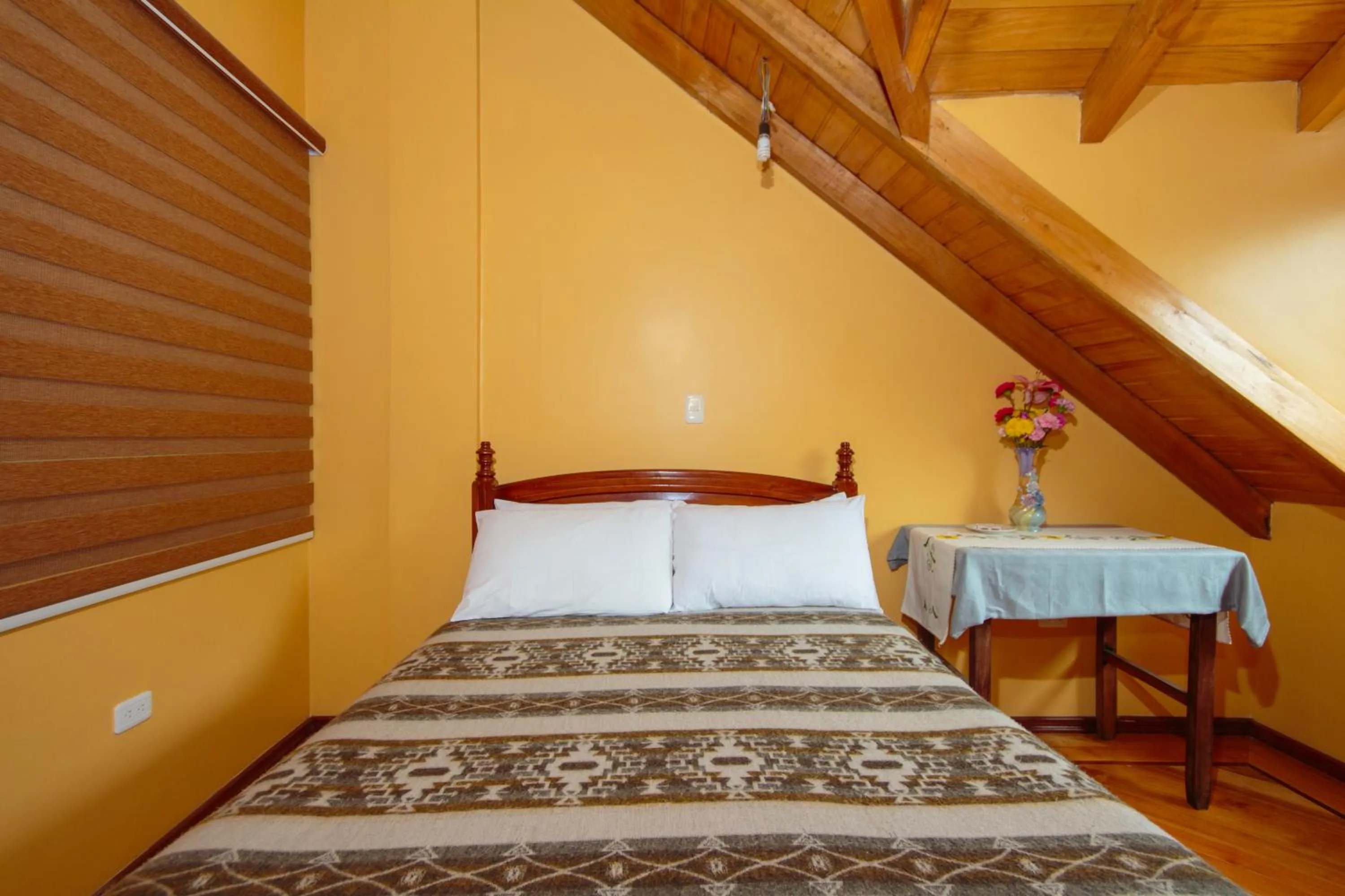 Photo of the whole room, Bed in Casa de Luis