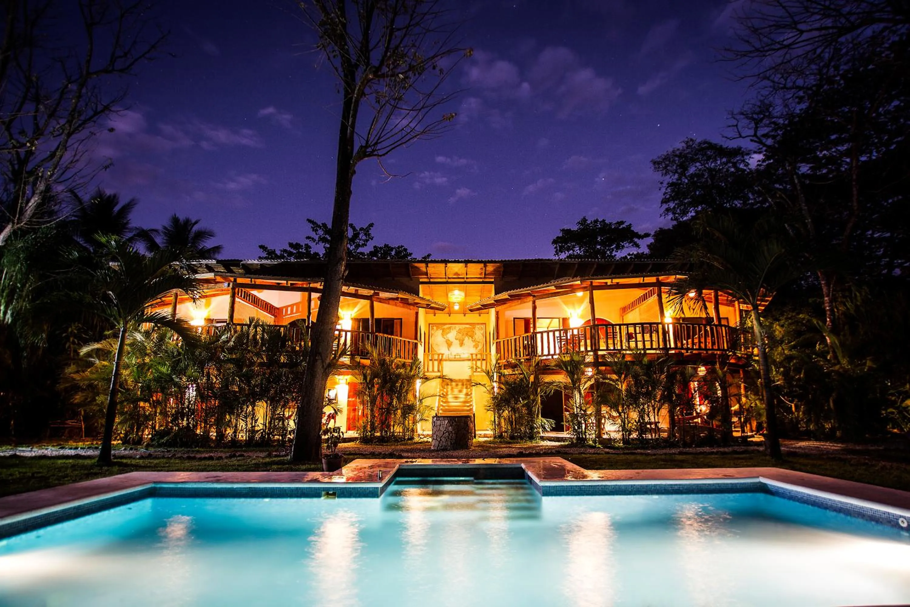 Swimming pool in Pacifica Surf Studios