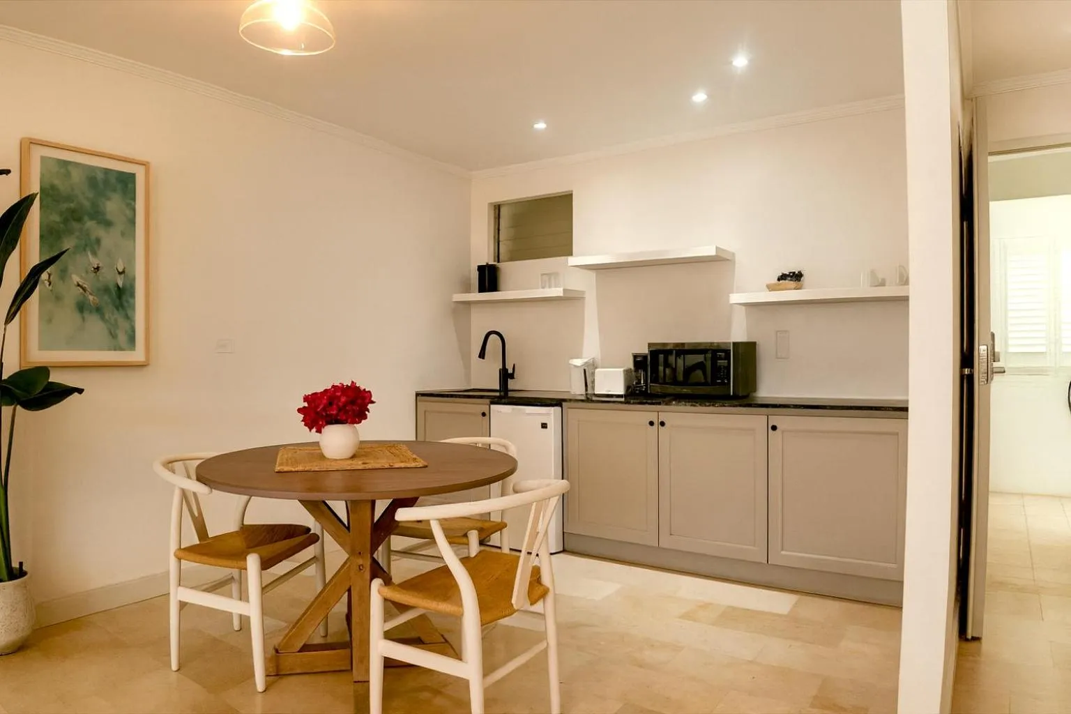 Coffee/tea facilities in South Point Hotel Inc