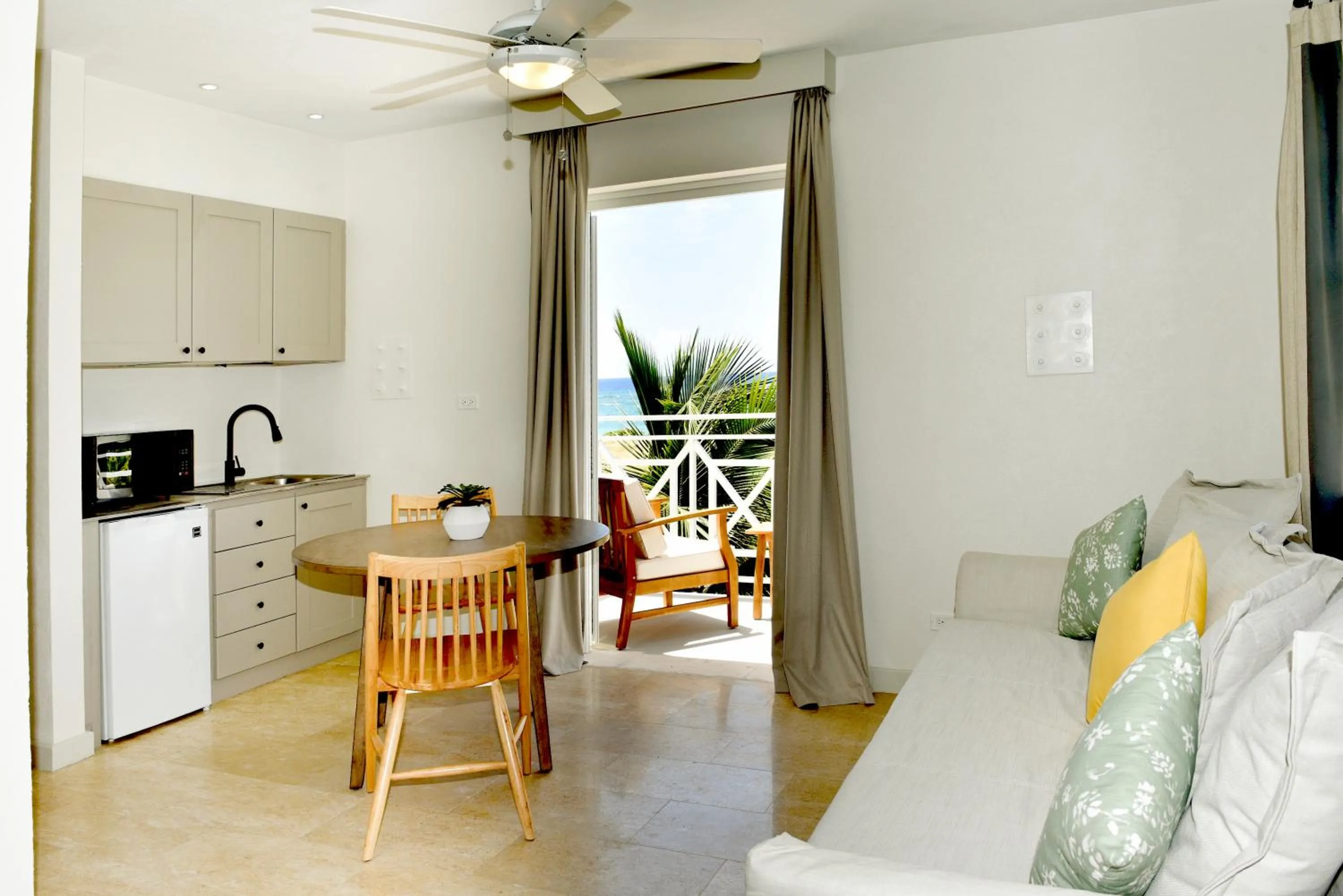 Balcony/Terrace in South Point Hotel Inc