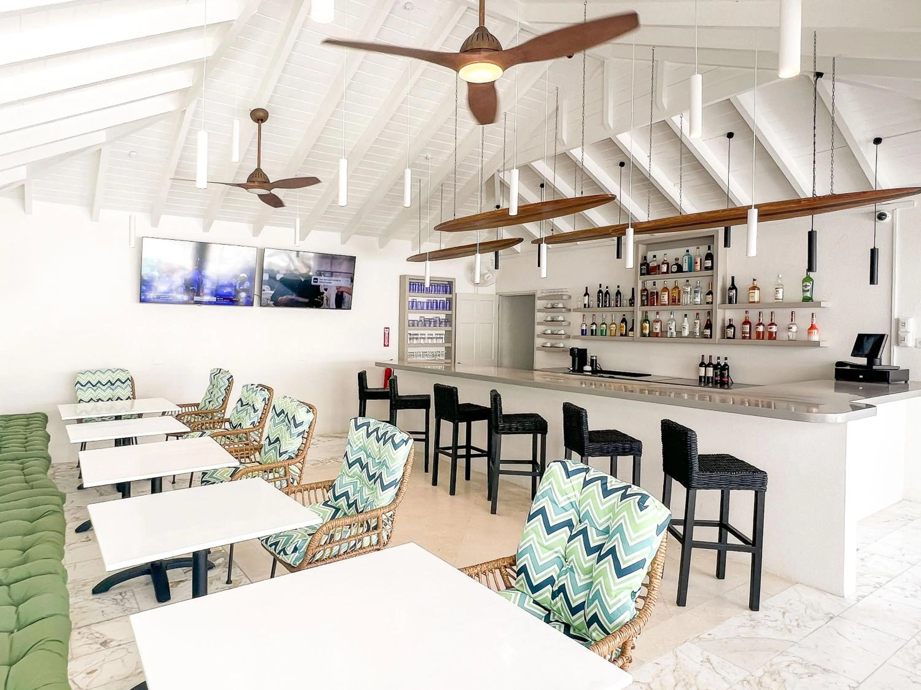 TV and multimedia in South Point Hotel Inc