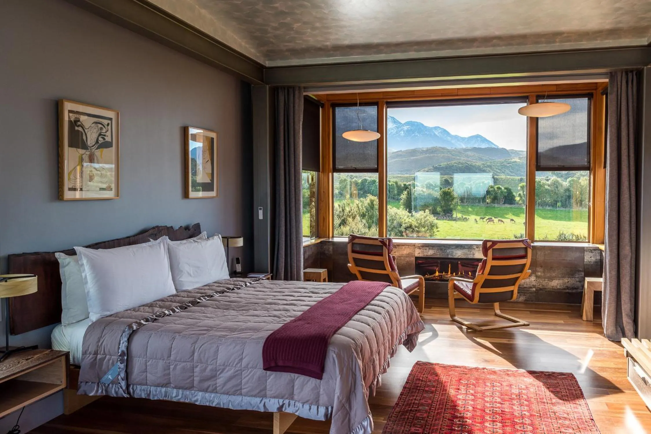 Bed in Hapuku Lodge & Tree Houses