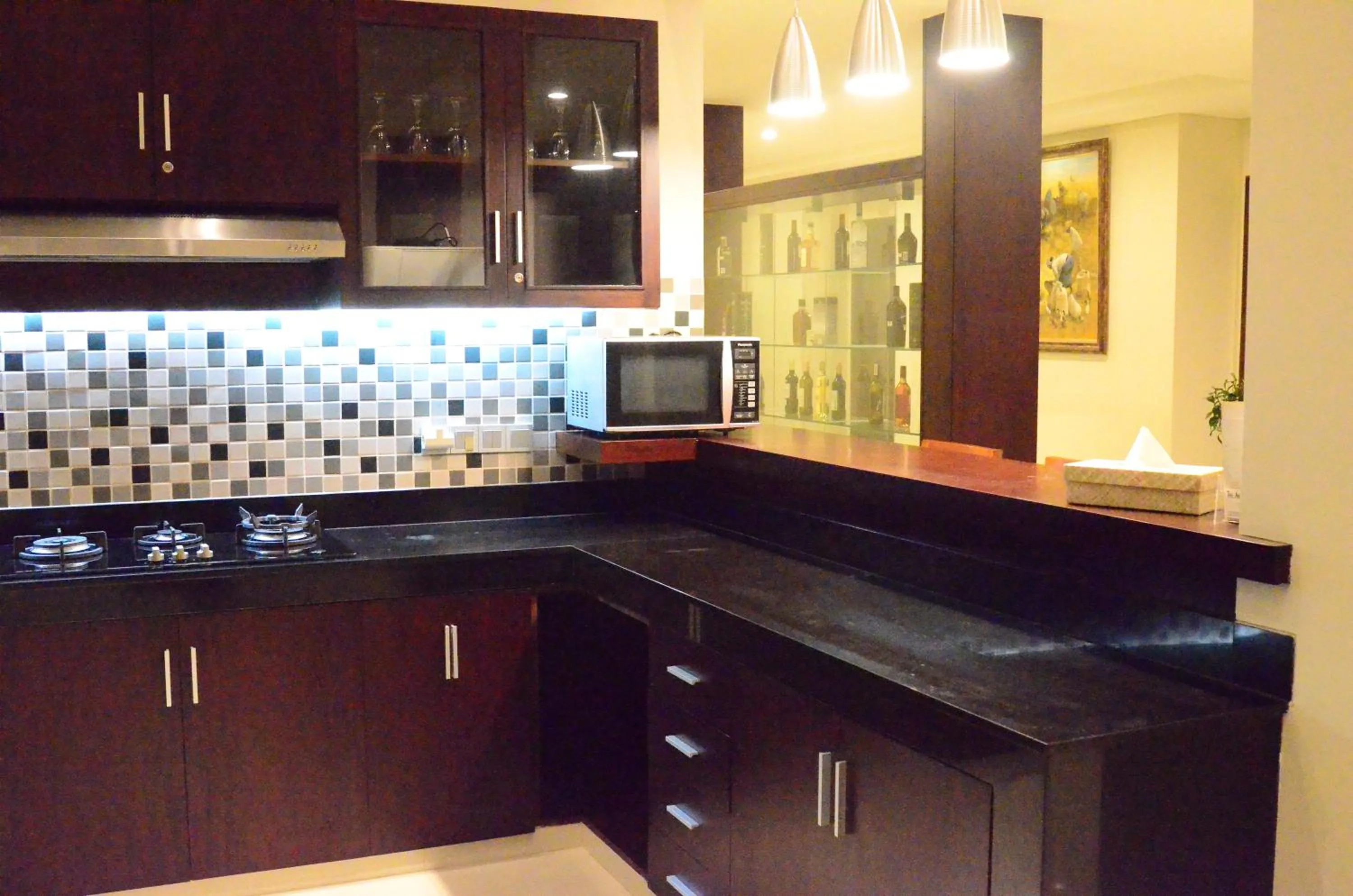 Kitchen or kitchenette in The Arnaya