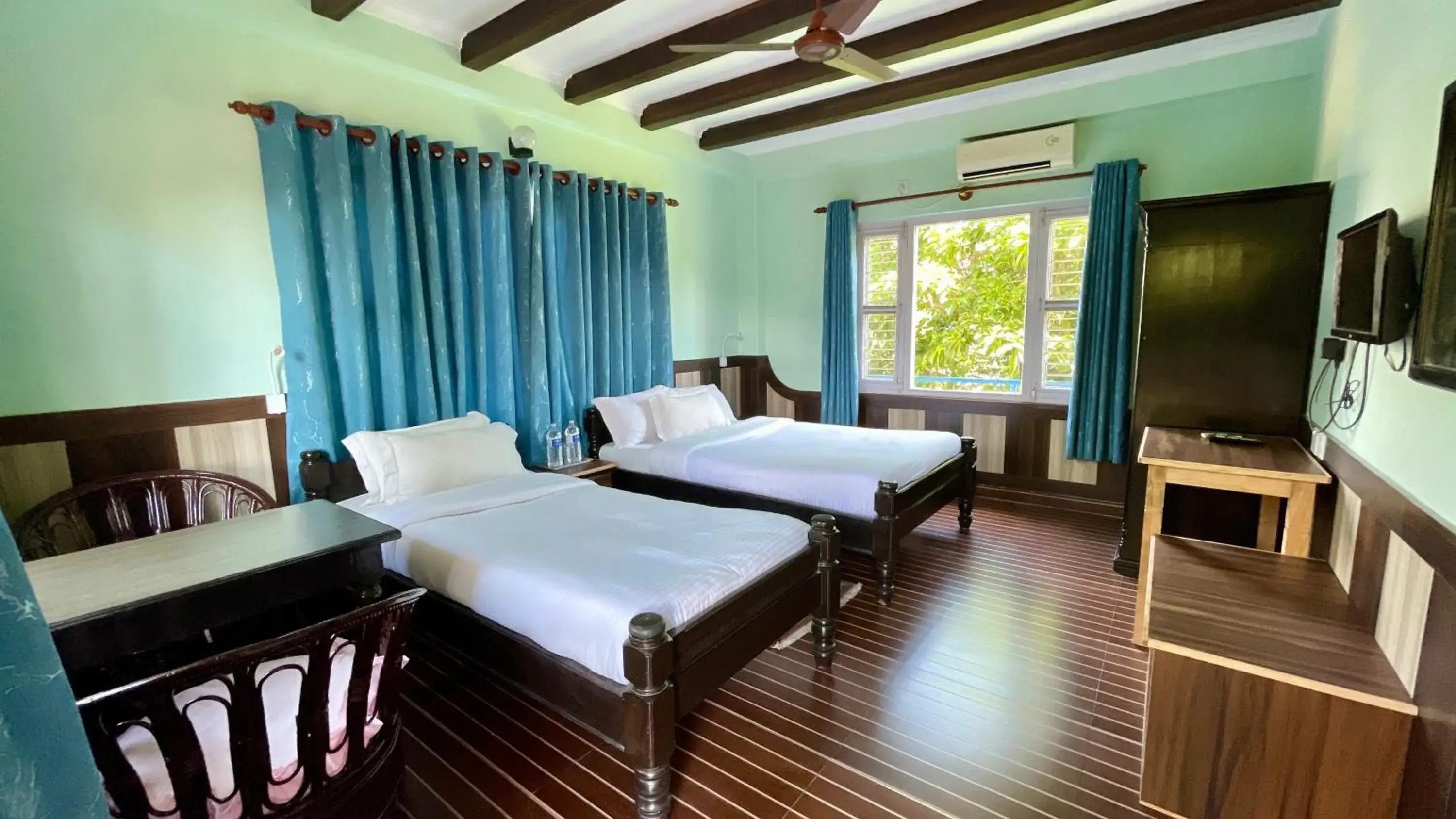 Deluxe Double or Twin Room with Mountain View - single occupancy in Nanohana Lodge Deluxe Double or Twin Room with Mountain View - single occupancy in Nanohana Lodge