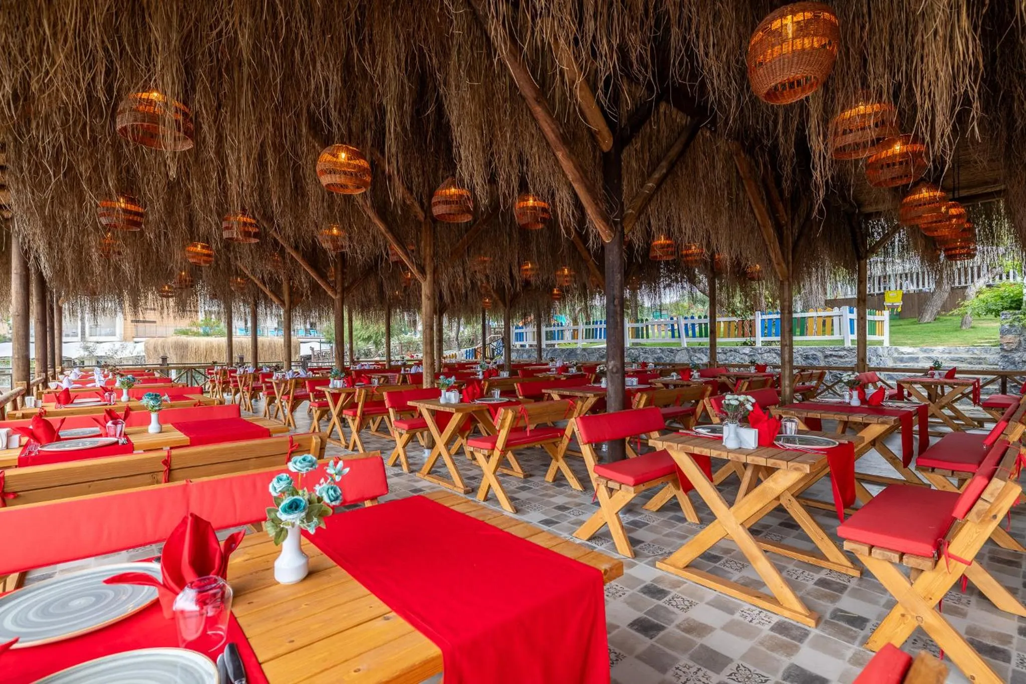 Restaurant/places to eat in Ramada Resort Kusadasi & Golf