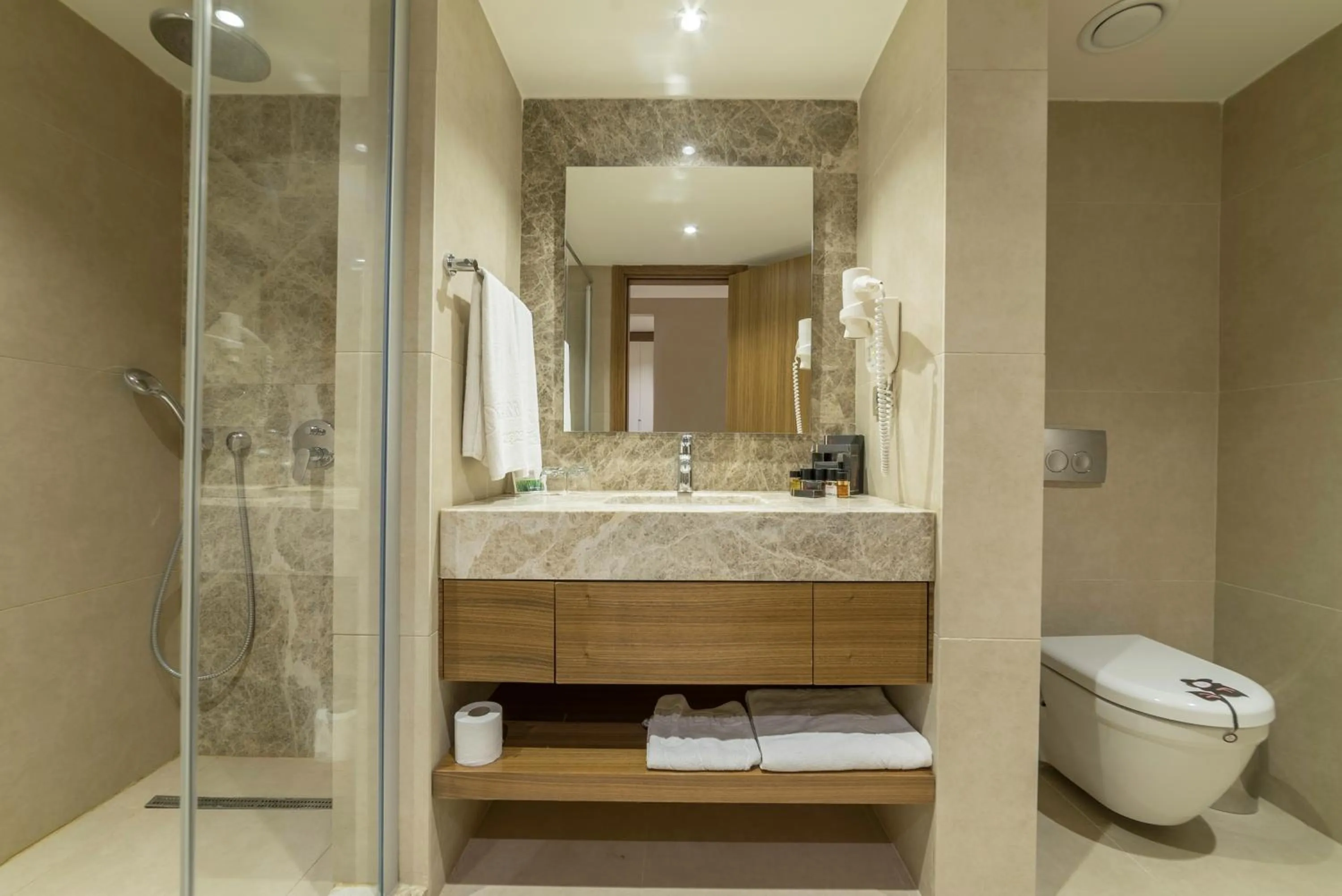 Shower in Ramada Resort Kusadasi & Golf