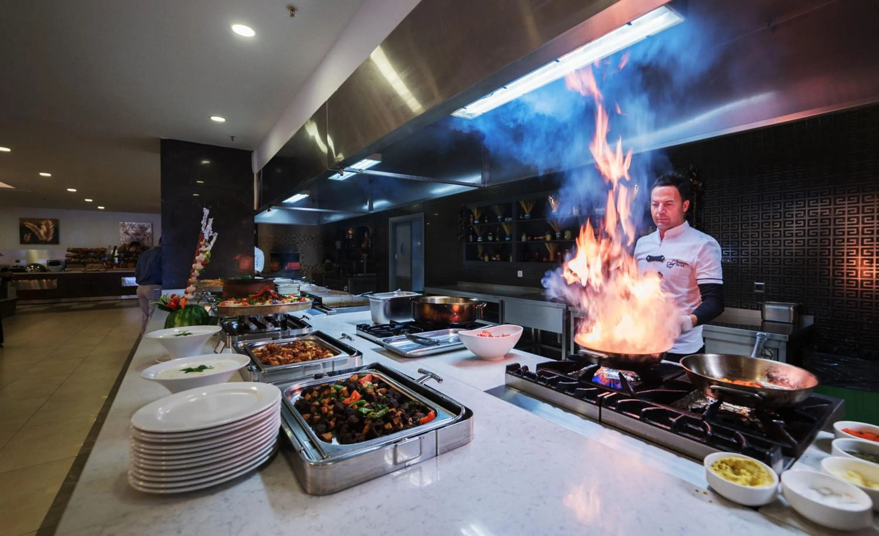 Restaurant/places to eat in Ramada Resort Kusadasi & Golf