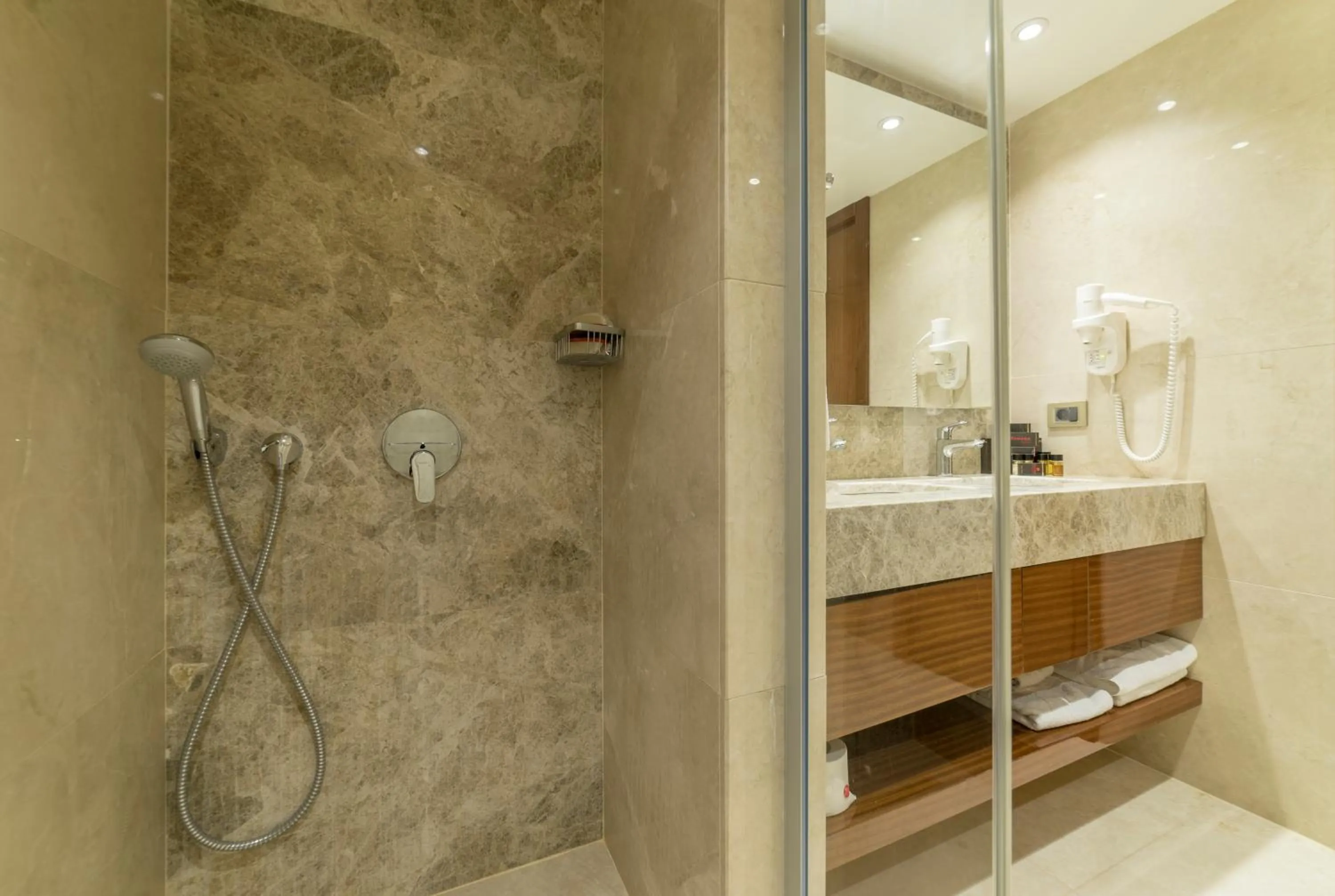 Shower in Ramada Resort Kusadasi & Golf