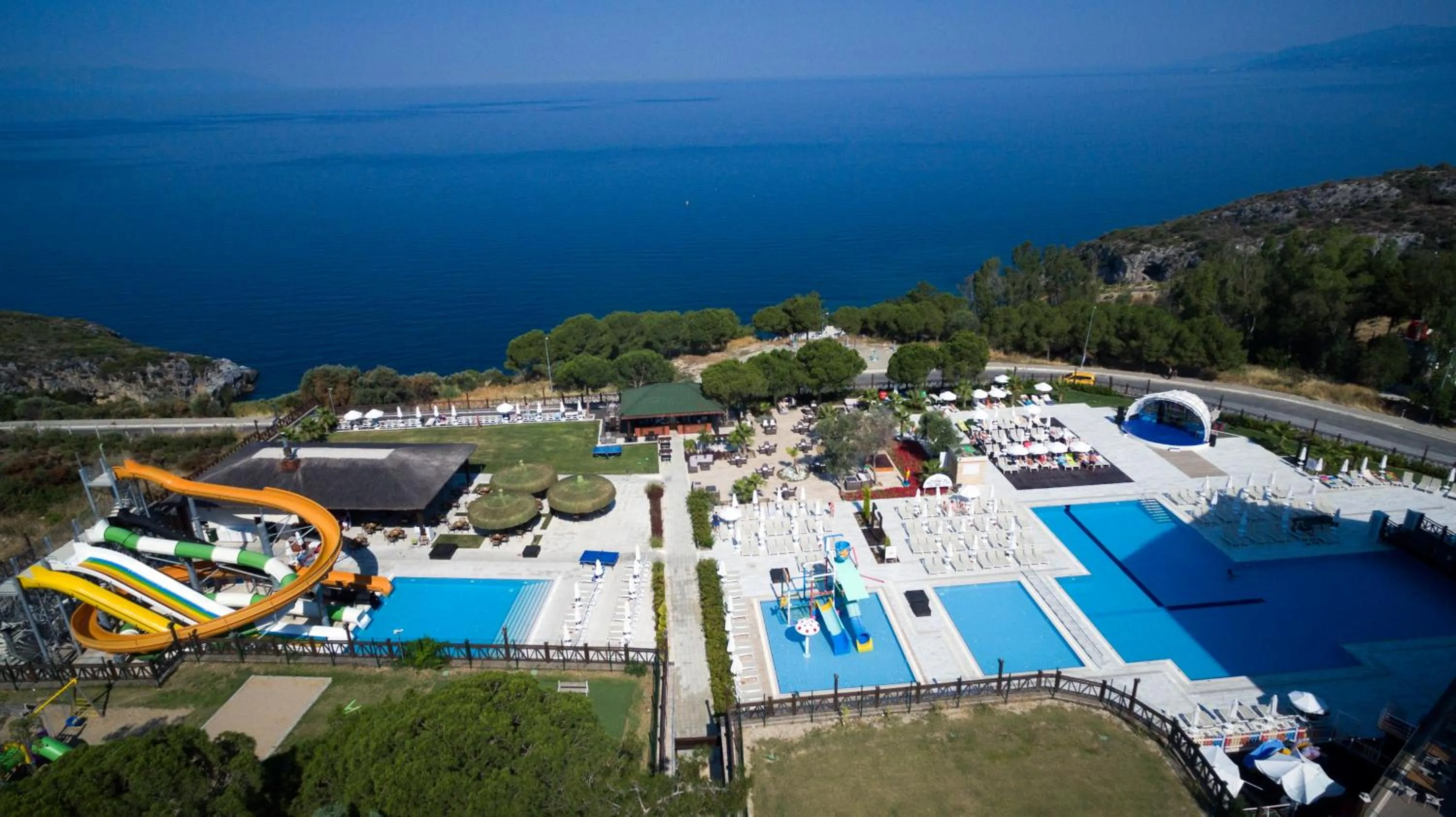 Restaurant/places to eat in Ramada Resort Kusadasi & Golf