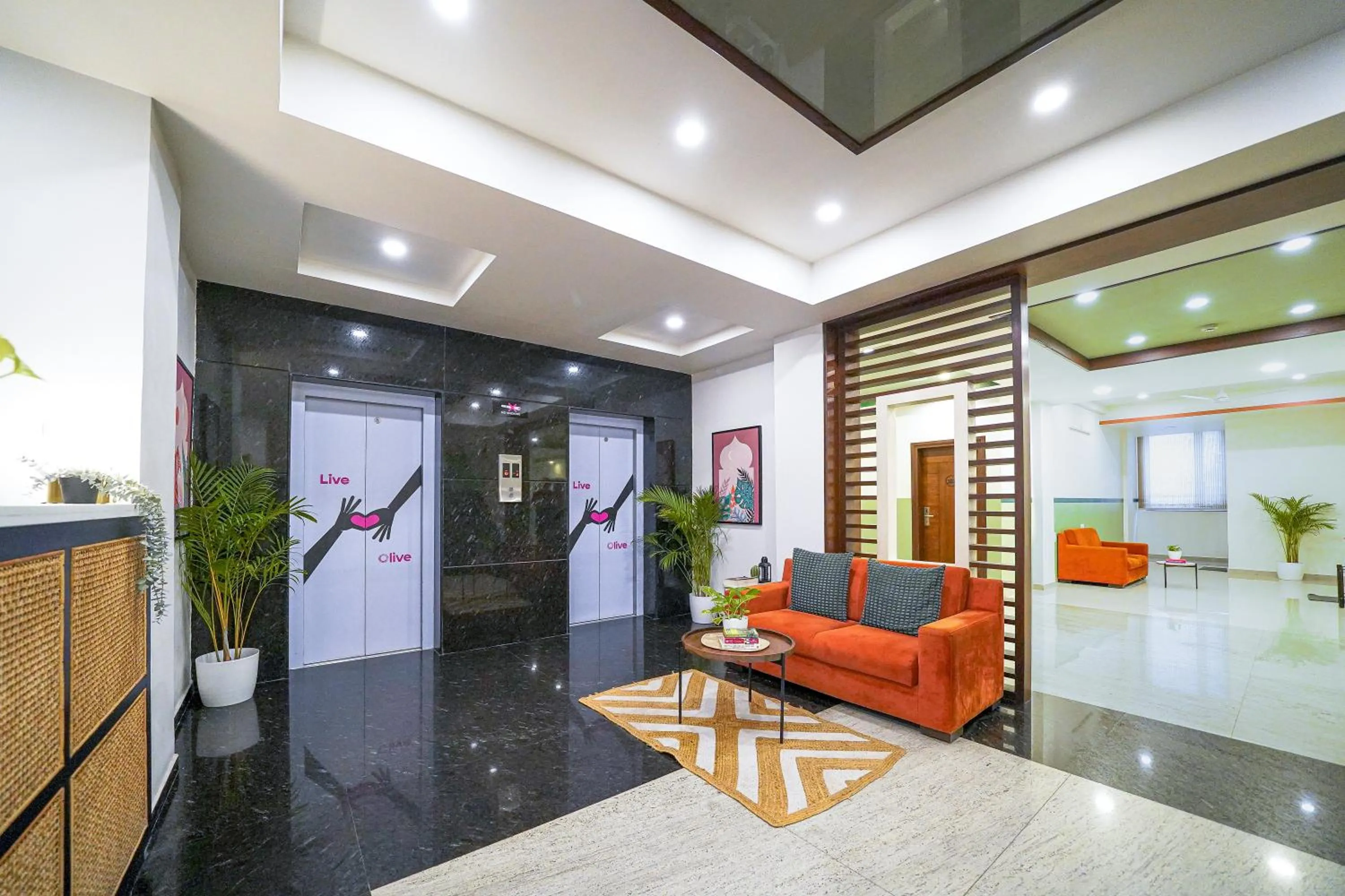 Lobby or reception in Olive Hotel Electronic City by Embassy Group
