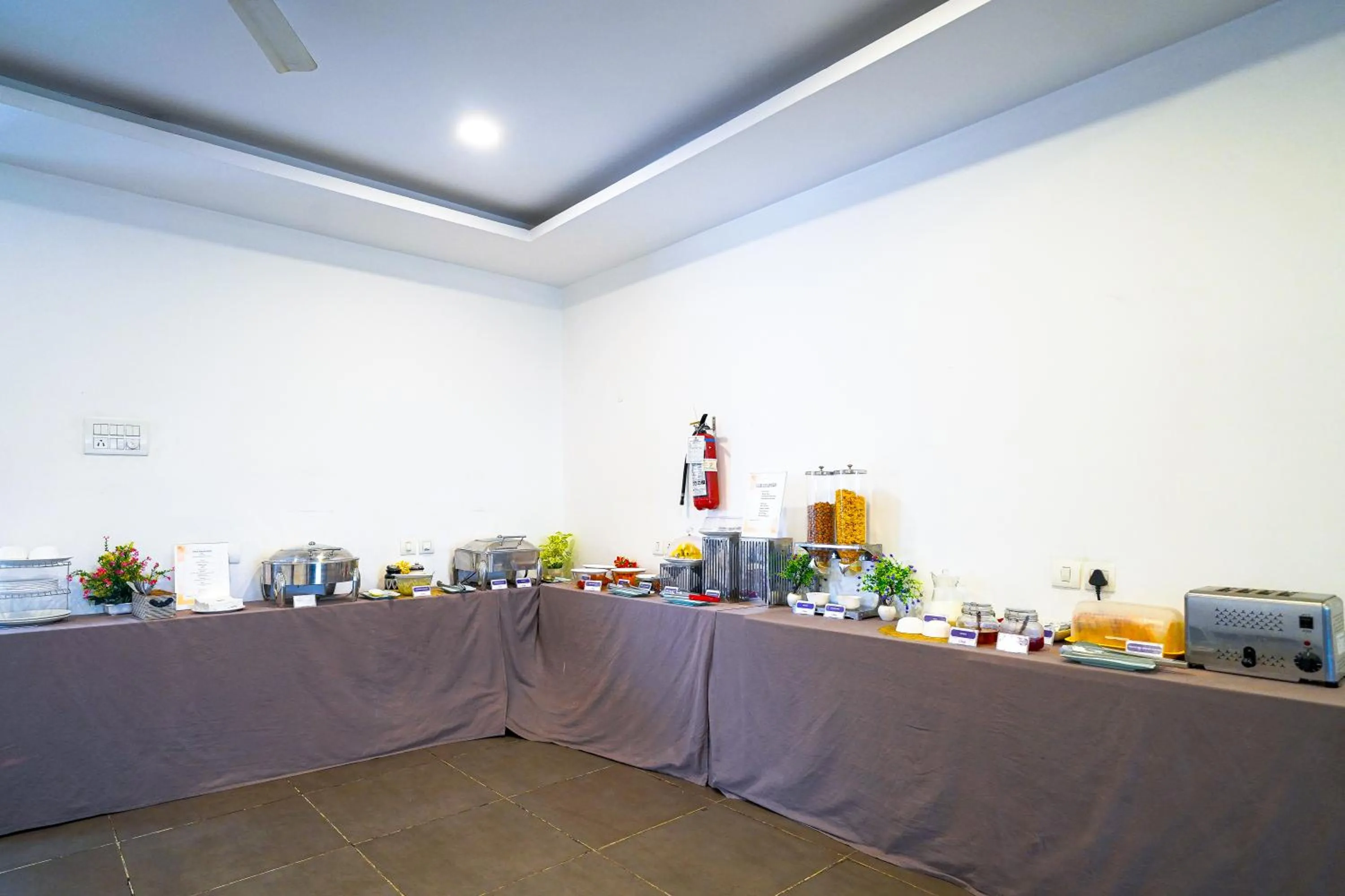 Food and drinks in Olive Hotel Electronic City by Embassy Group