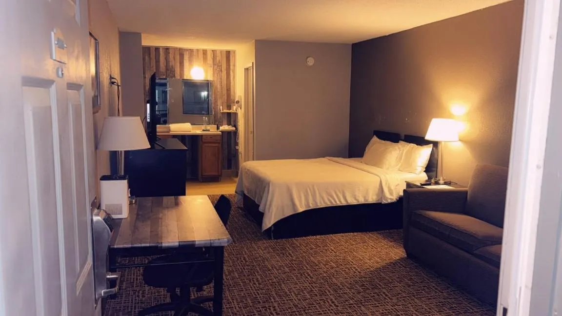 King Studio with Sofa Bed in America's Best Value Inn