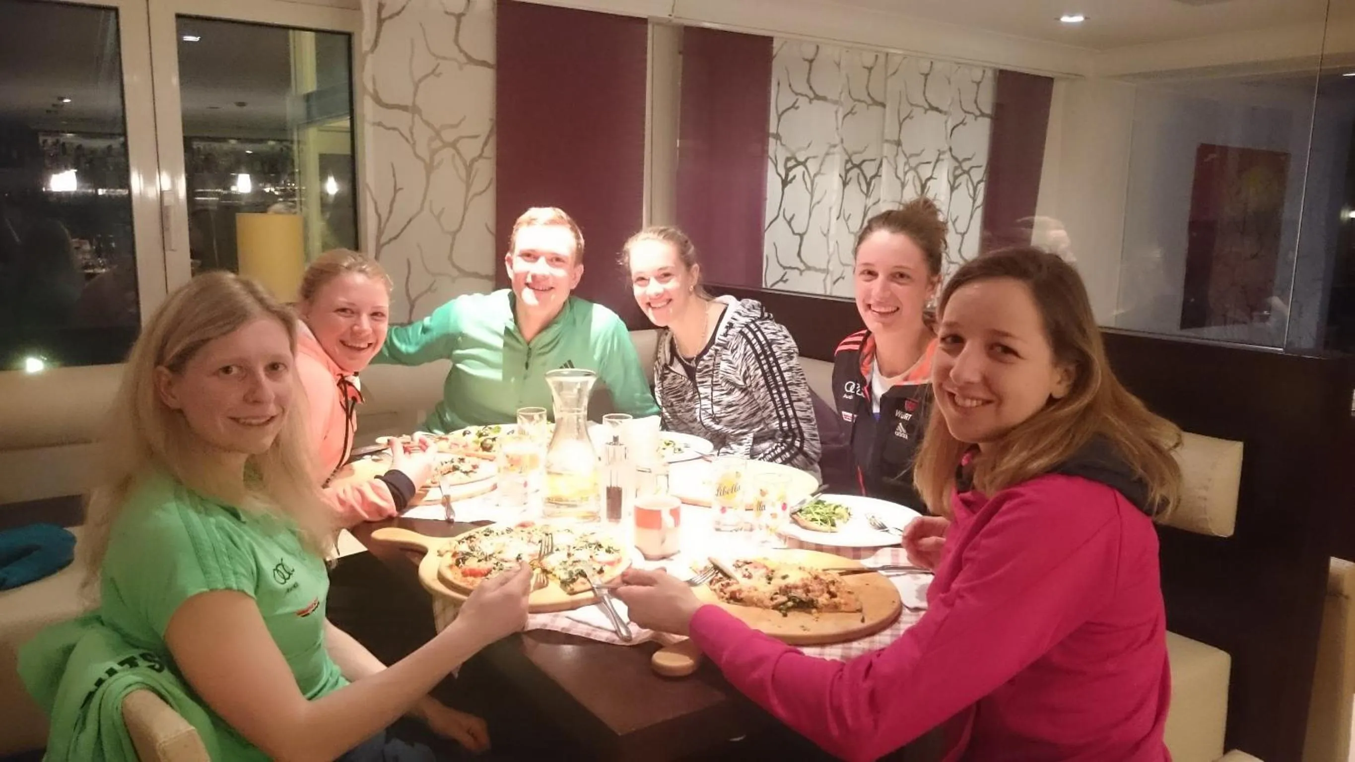 Restaurant/places to eat in Hotel-Restaurant Bellevue