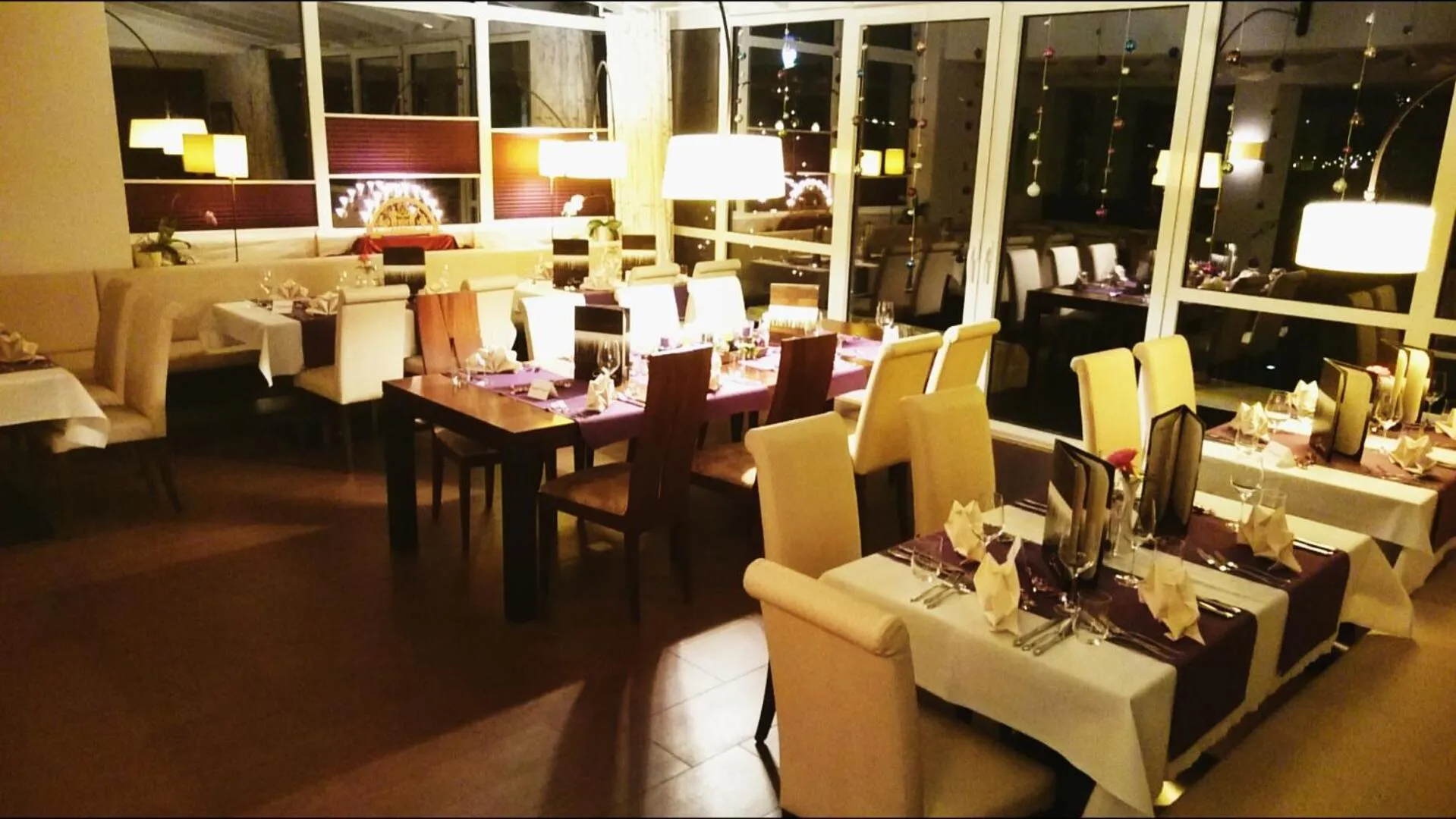 Restaurant/places to eat in Hotel-Restaurant Bellevue