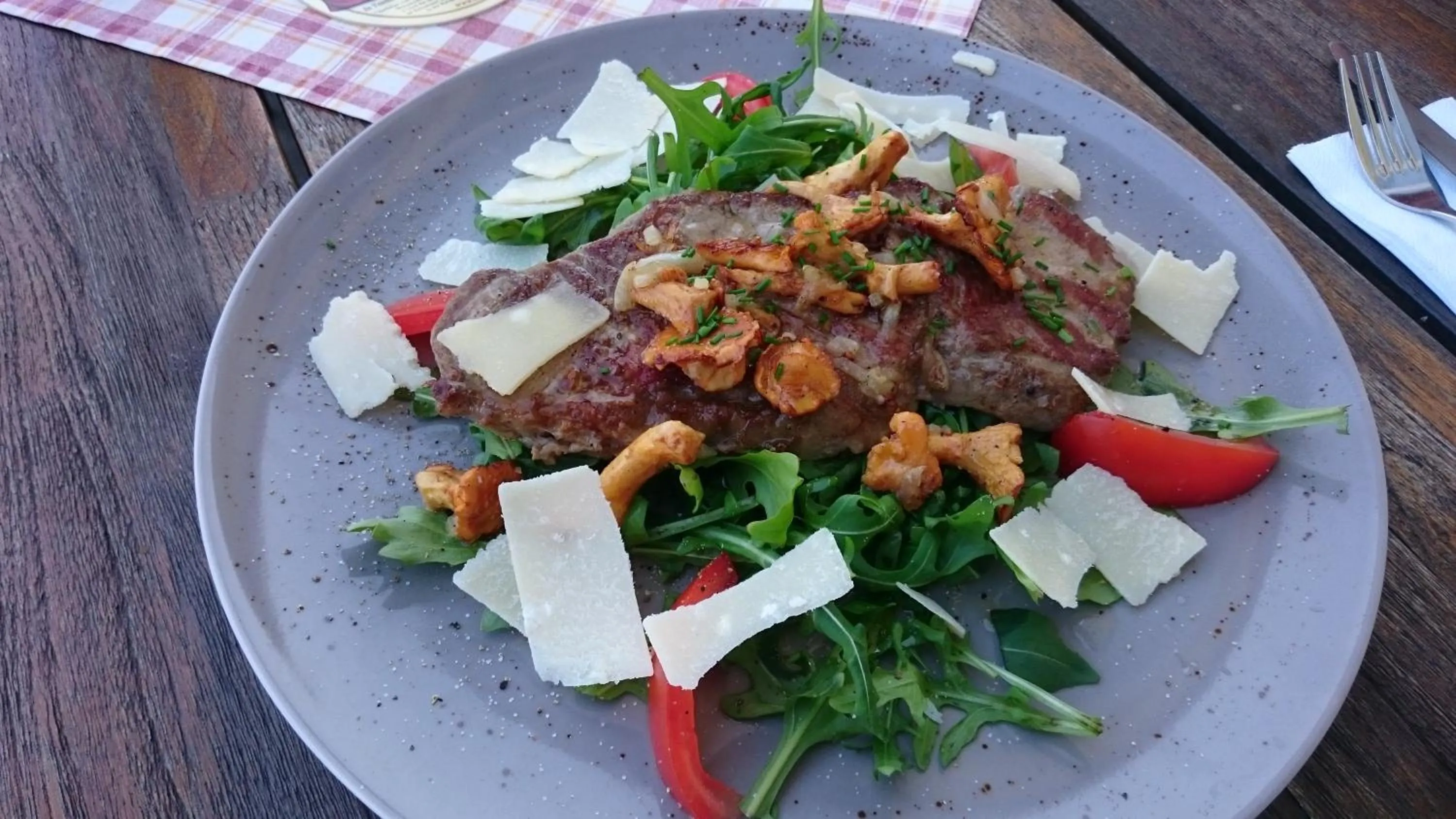 Restaurant/places to eat in Hotel-Restaurant Bellevue