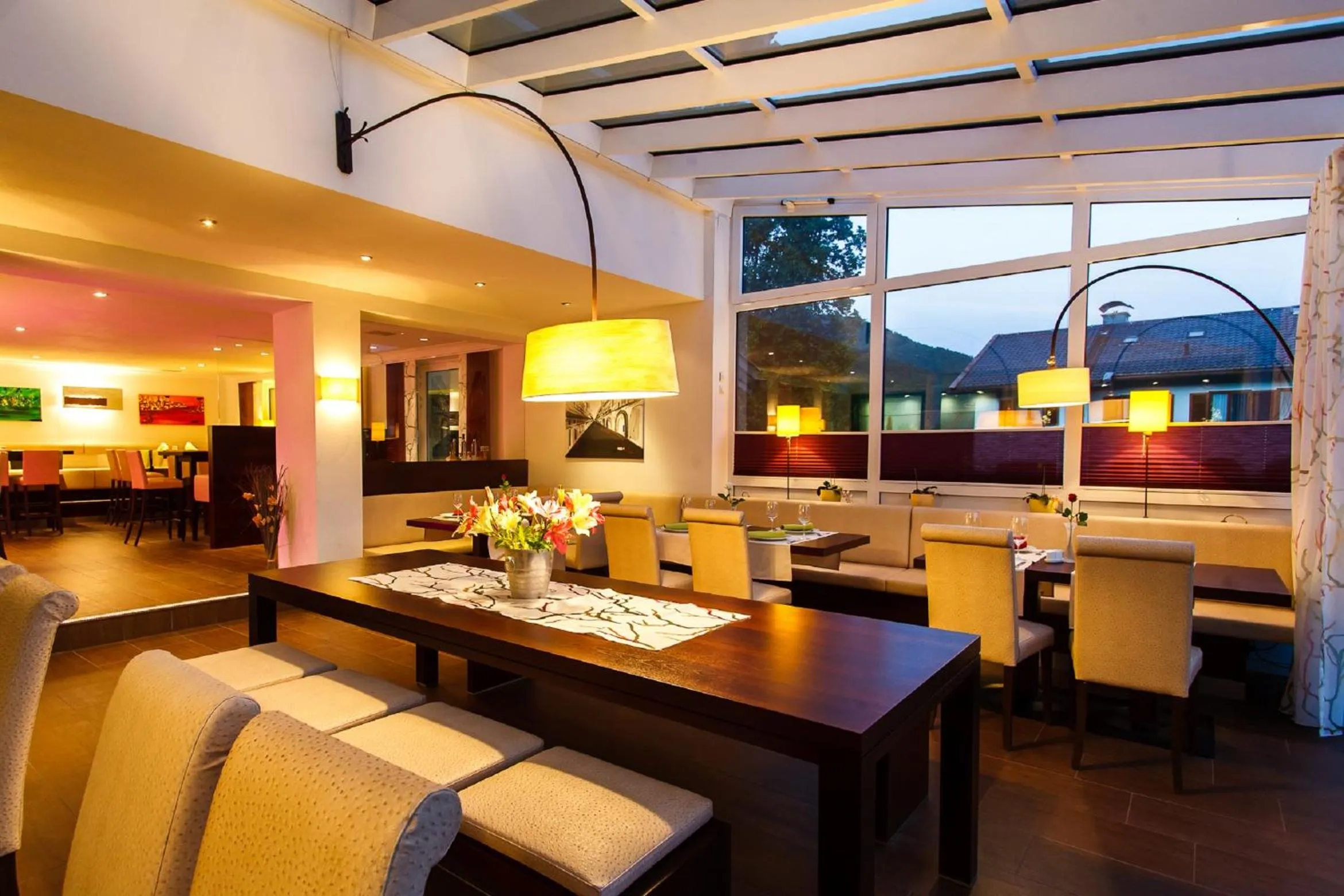 Restaurant/places to eat in Hotel-Restaurant Bellevue