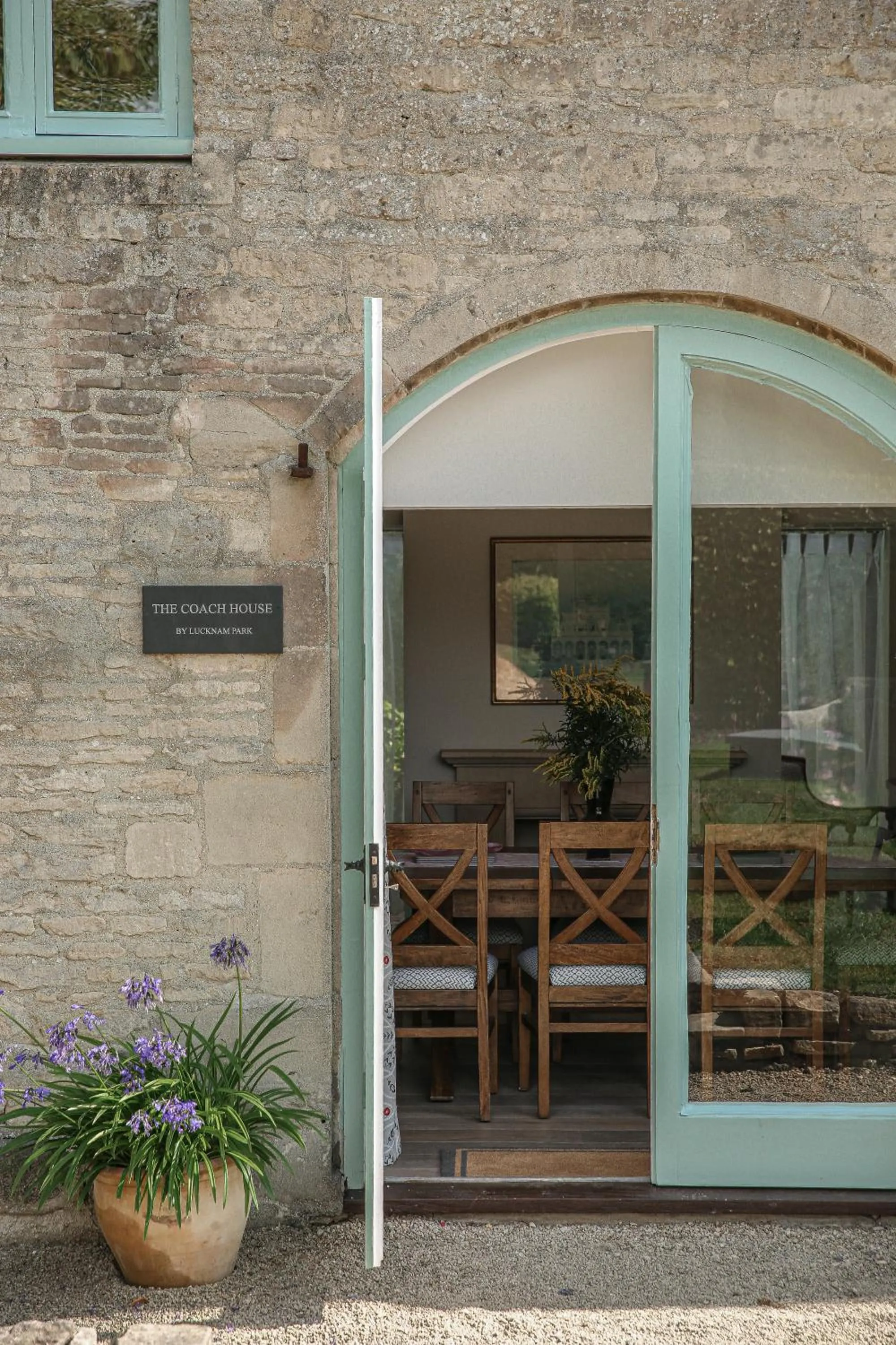 Garden in Lucknam Park, Emblems Collection